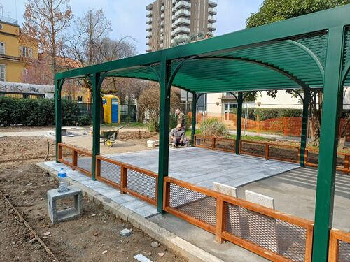 immagine di galleria 'Continua la riqualificazione del giardino di villa Mylius -seconda parte'