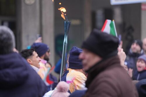 immagine di galleria 'La Fiamma Olimpica accende Sesto!'