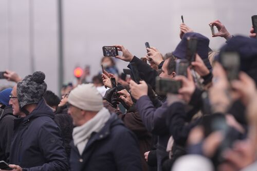 immagine di galleria 'La Fiamma Olimpica accende Sesto!'