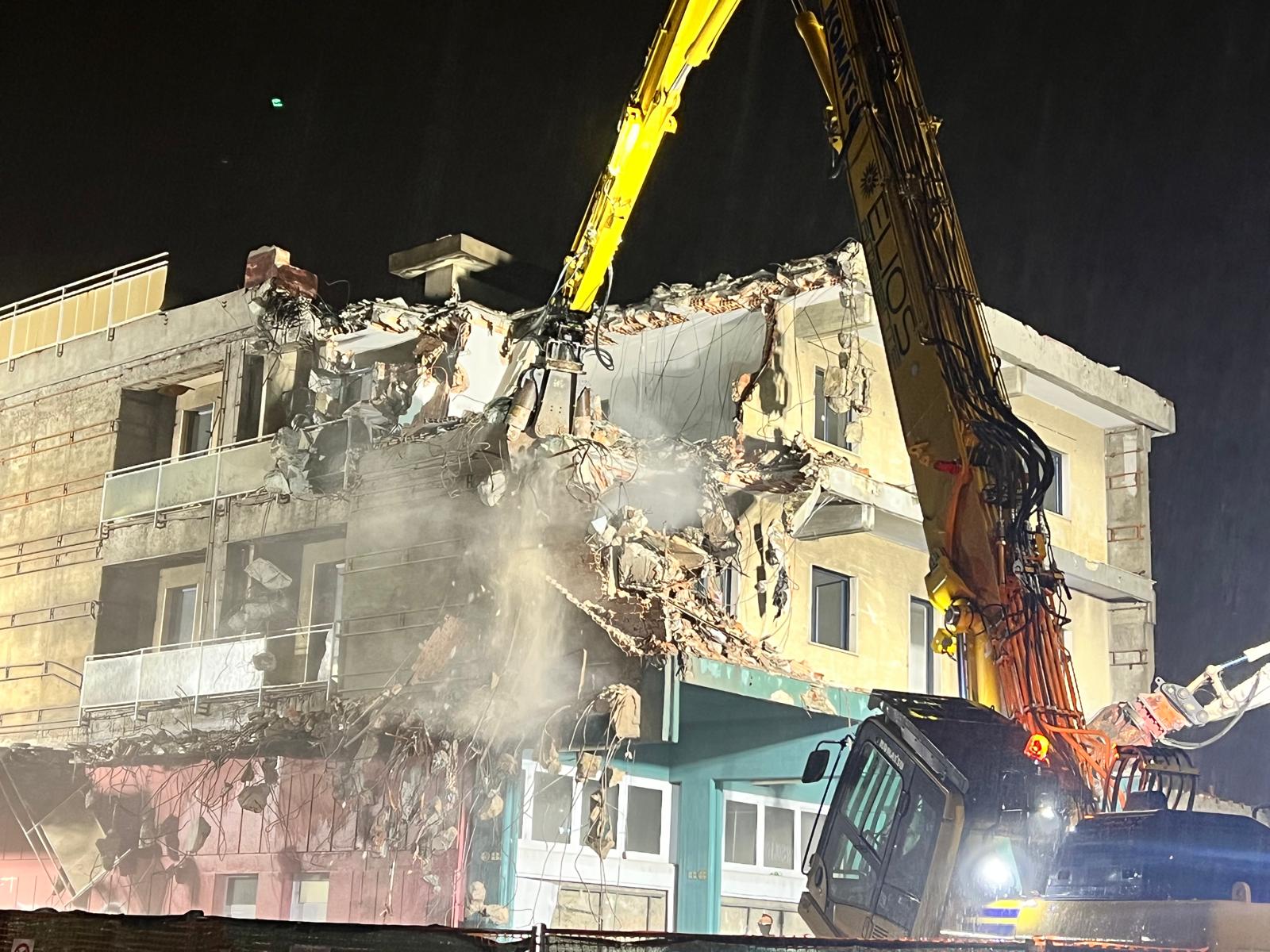 immagine di galleria 'Stazione a ponte e piazza I° Maggio'