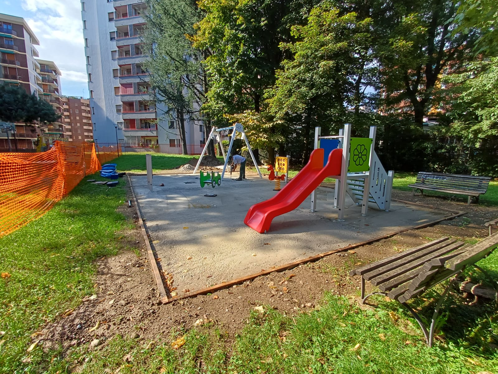 immagine di galleria 'Area giochi inclusiva al giardino Magenta'