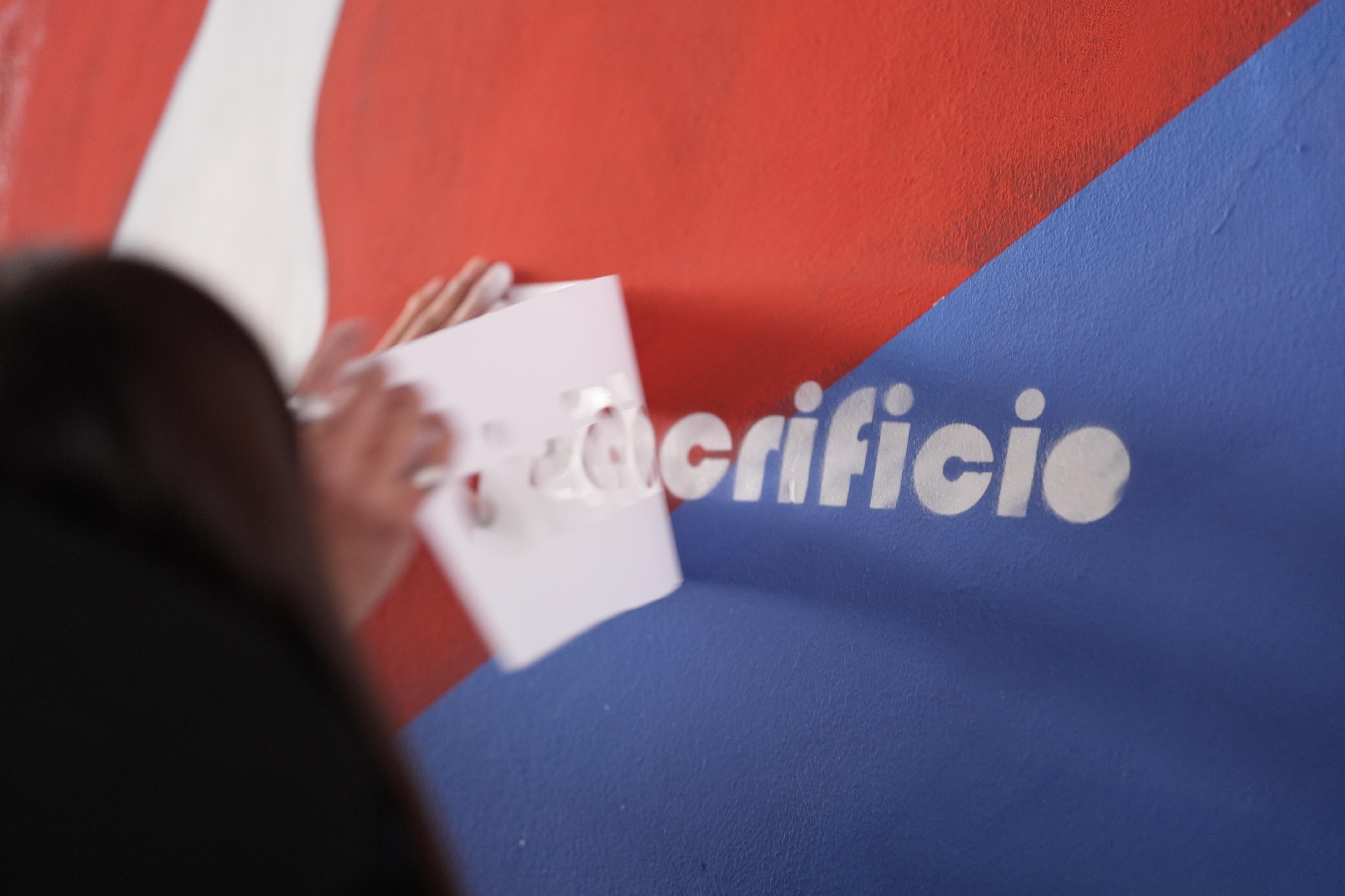 immagine di galleria 'Siamo energia! Il murales nel sottopasso Garibaldi'