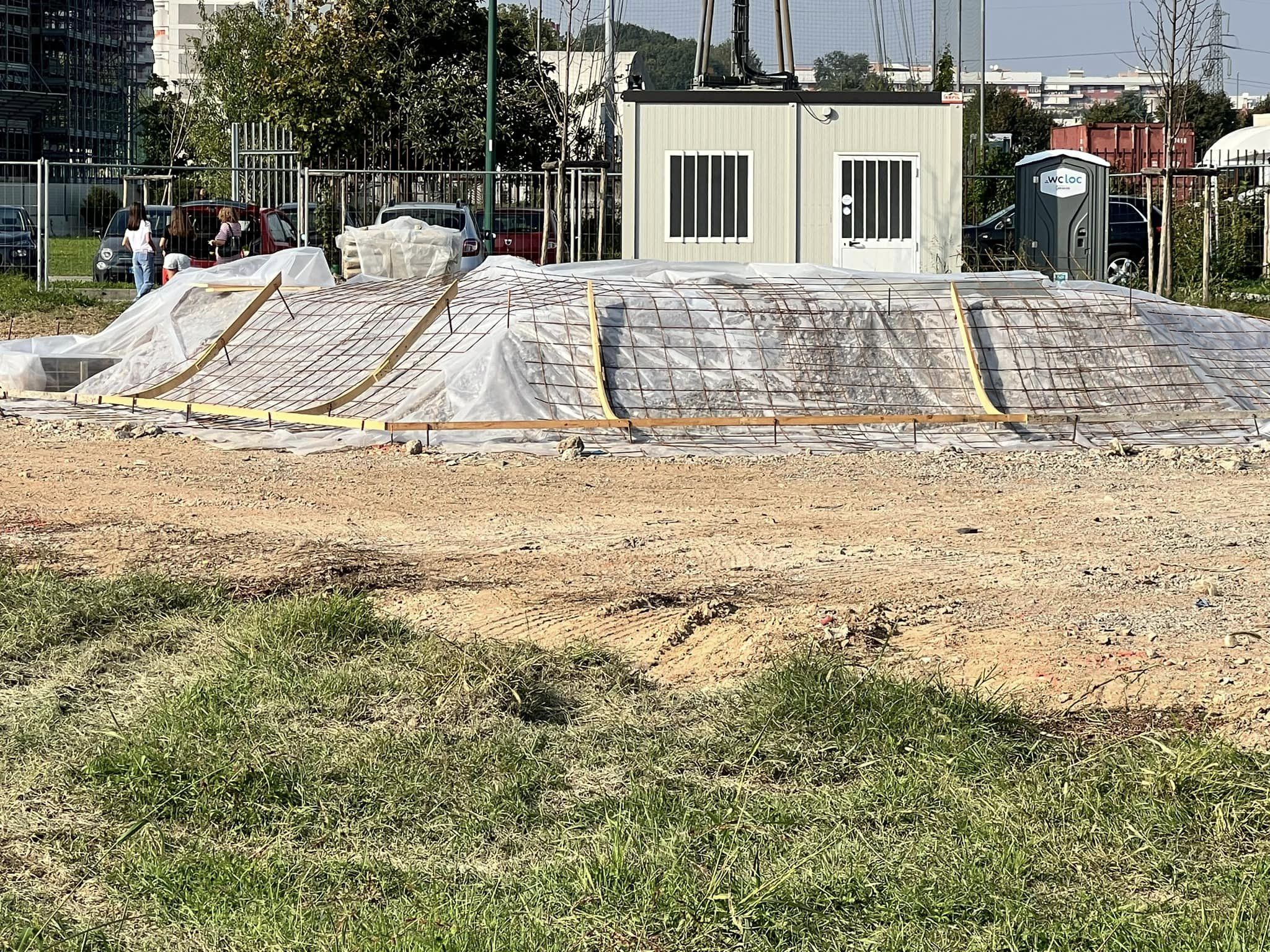 immagine di galleria 'Sixth plaza: le foto del cantiere dello skatepark nel Parco di Cascina Gatti'