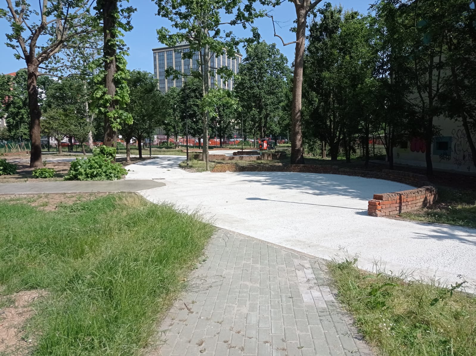 immagine di galleria 'Riqualificazione del giardino Norma Cossetto'