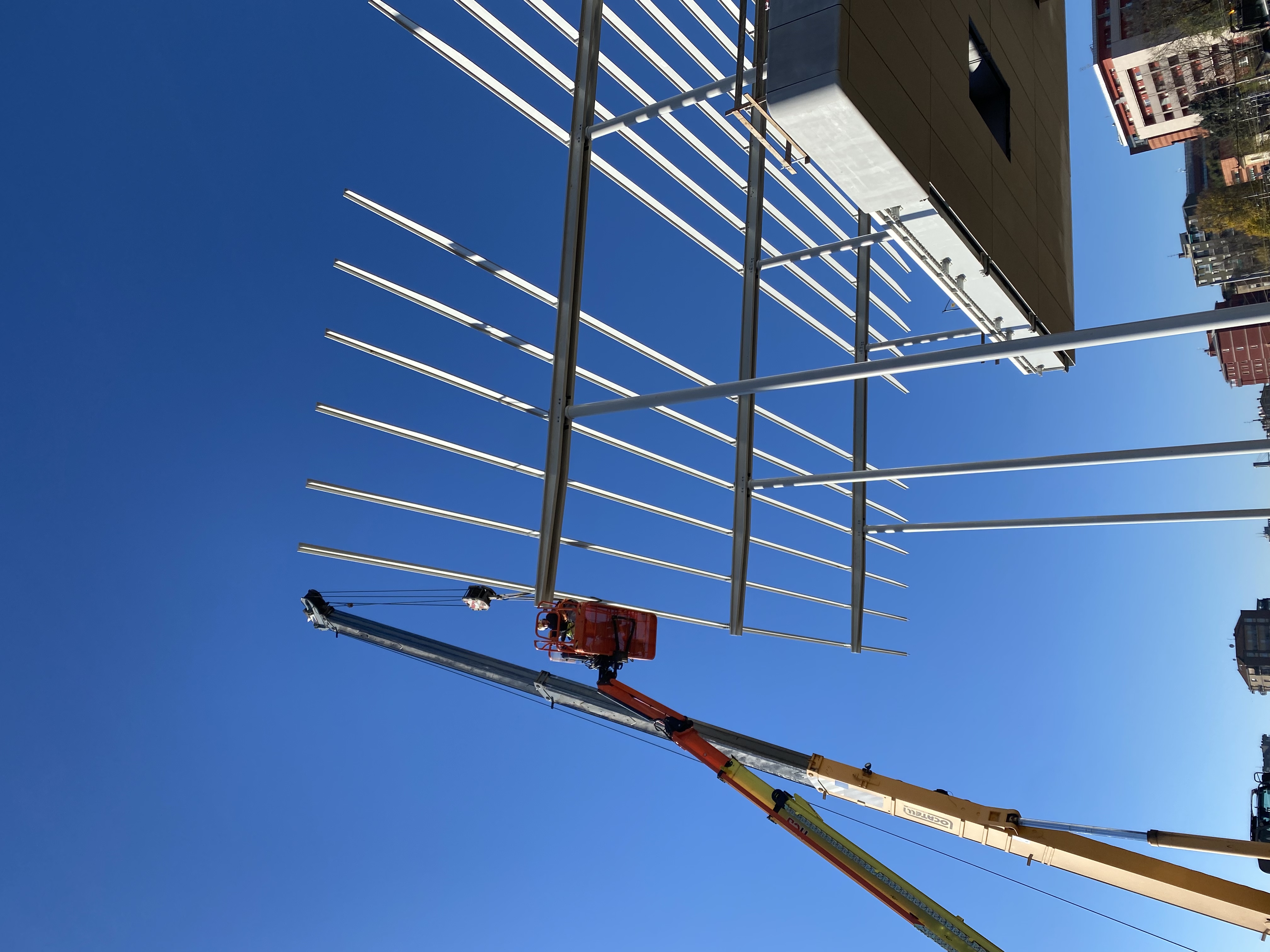 immagine di galleria 'Stazione a ponte e piazza I° Maggio'