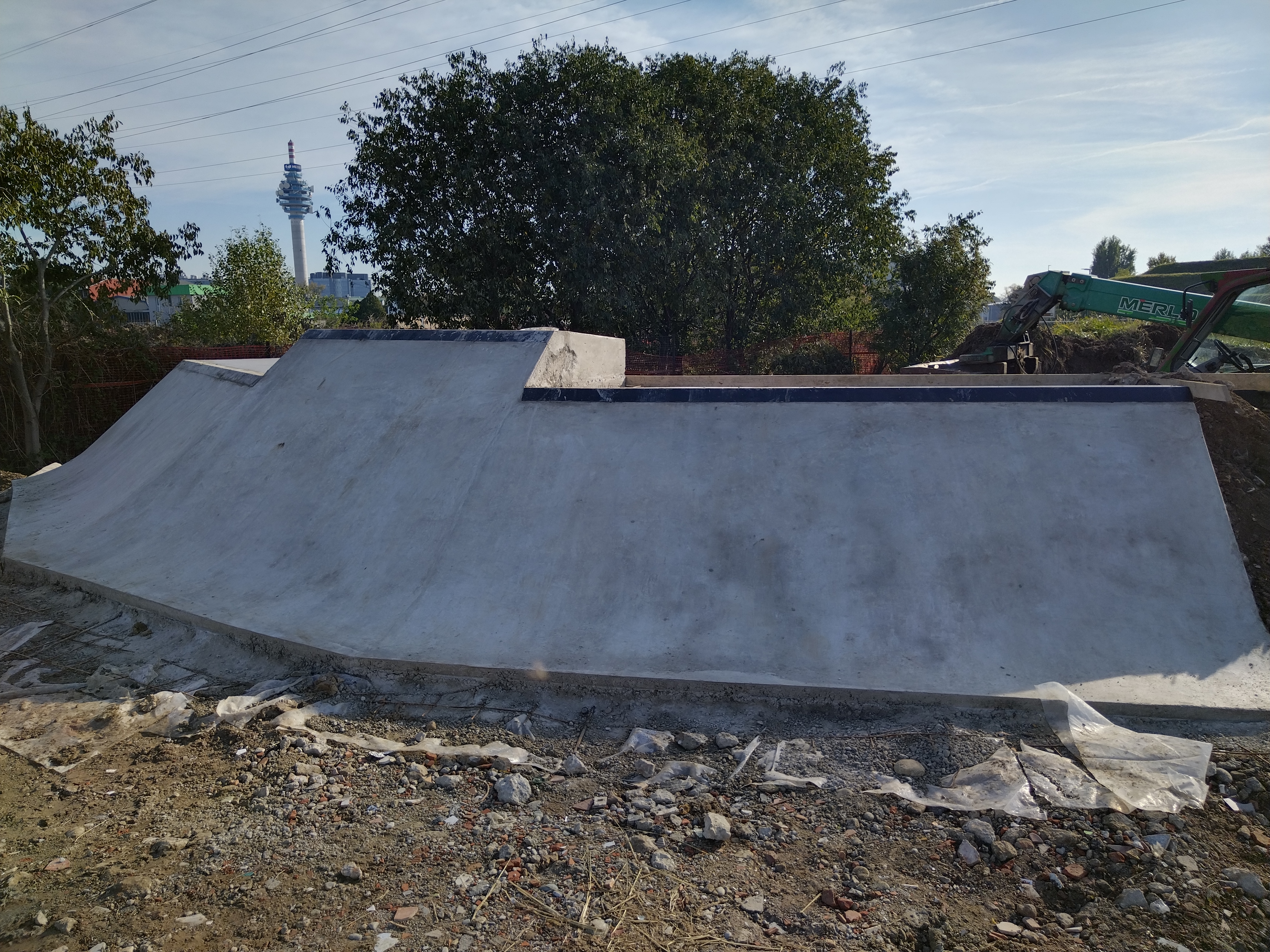 immagine di galleria 'Sixth plaza: le foto del cantiere dello skatepark nel Parco di Cascina Gatti'