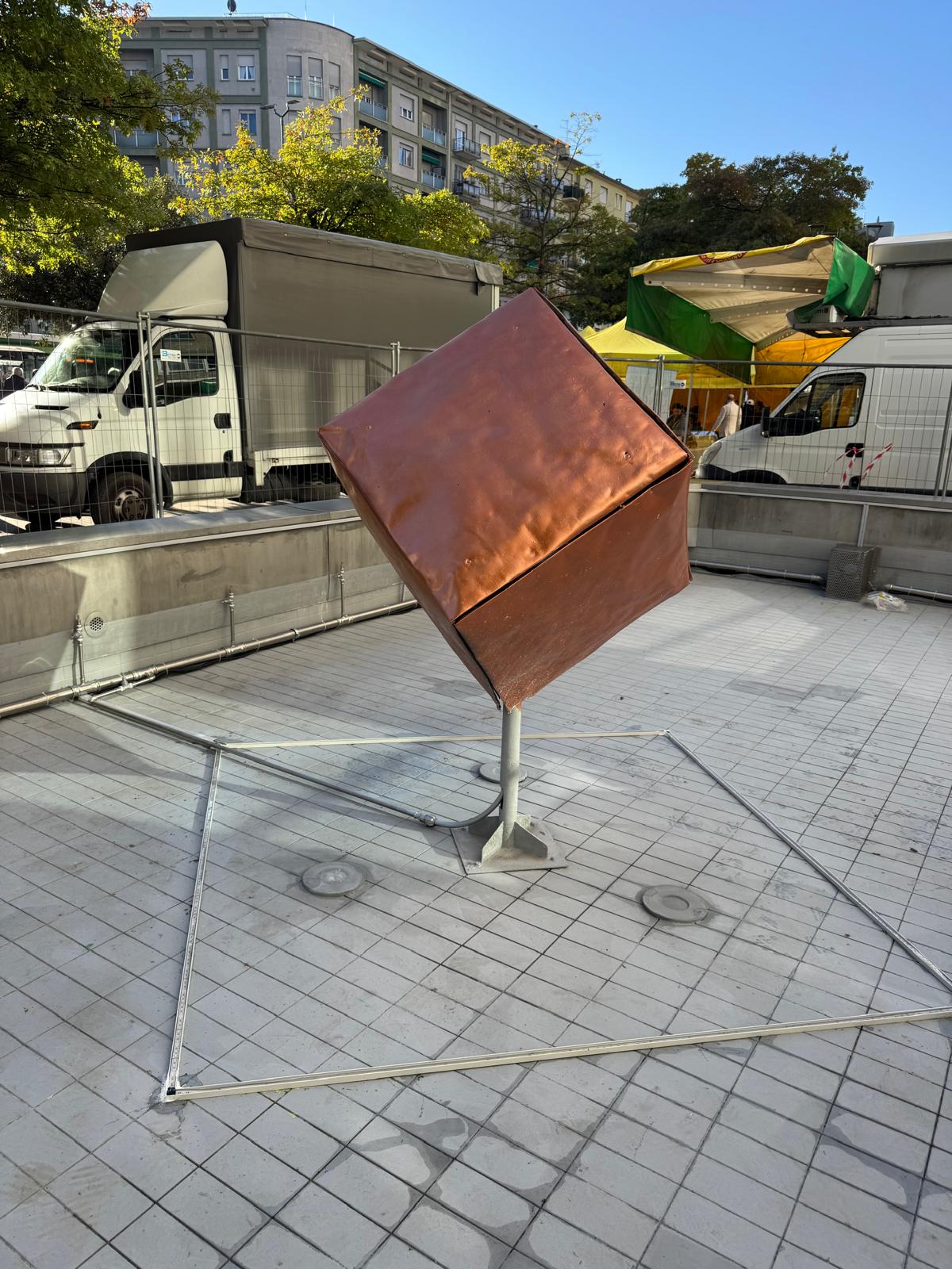 immagine di galleria '“Fontana Cubo” di piazza IV Novembre: il cantiere'