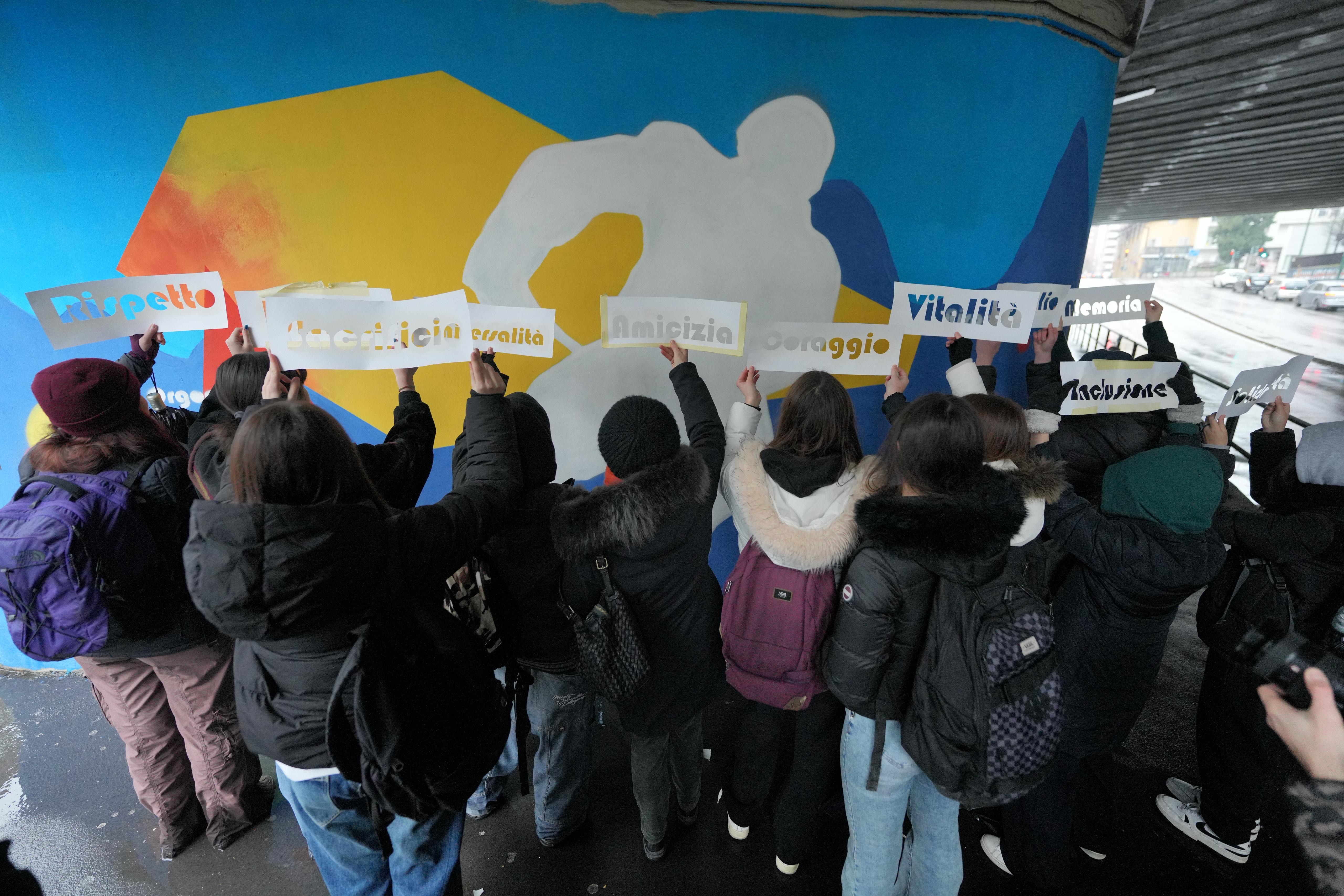 immagine di galleria 'Siamo energia! Il murales nel sottopasso Garibaldi'