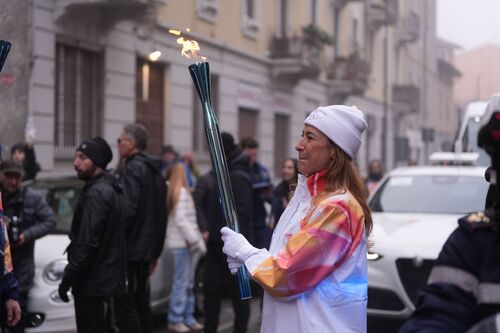 immagine di galleria 'La Fiamma Olimpica accende Sesto!'