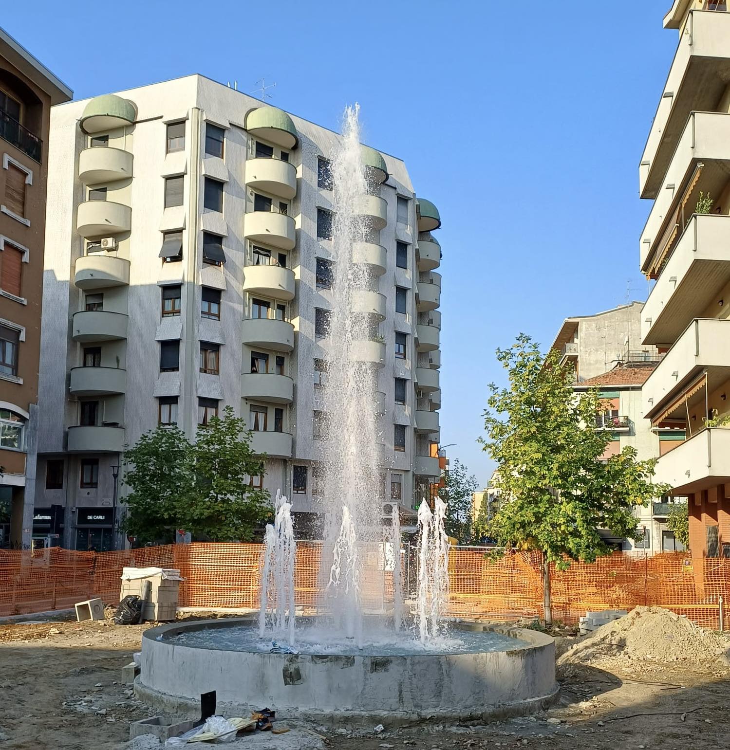 immagine di galleria 'Riqualificazione di piazza Trento e Trieste'