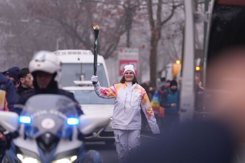 immagine di galleria 'La Fiamma Olimpica accende Sesto!'