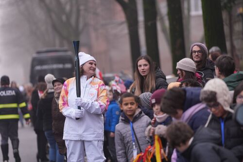 immagine di galleria 'La Fiamma Olimpica accende Sesto!'