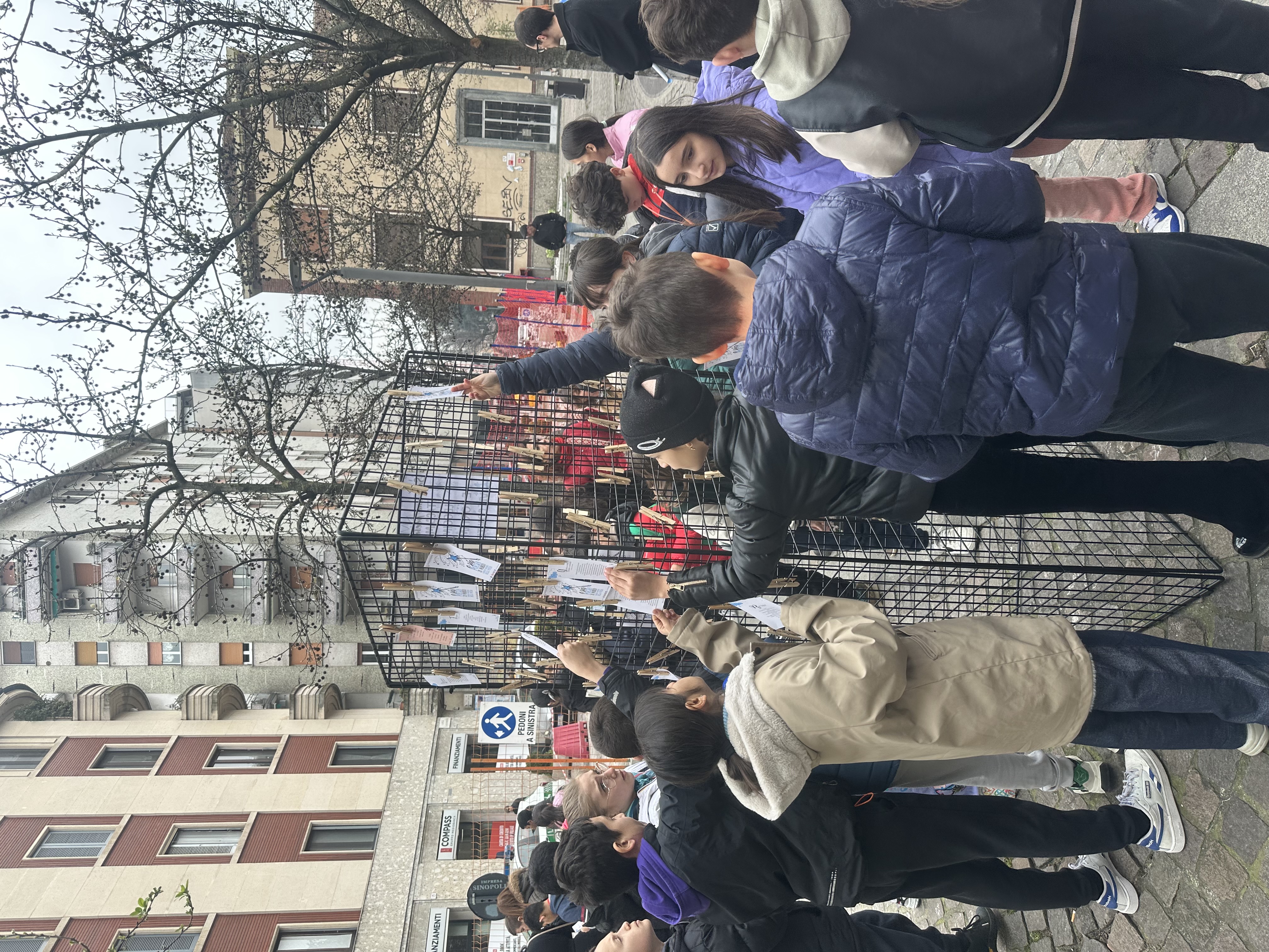 immagine di galleria 'E sia poesia 2025'