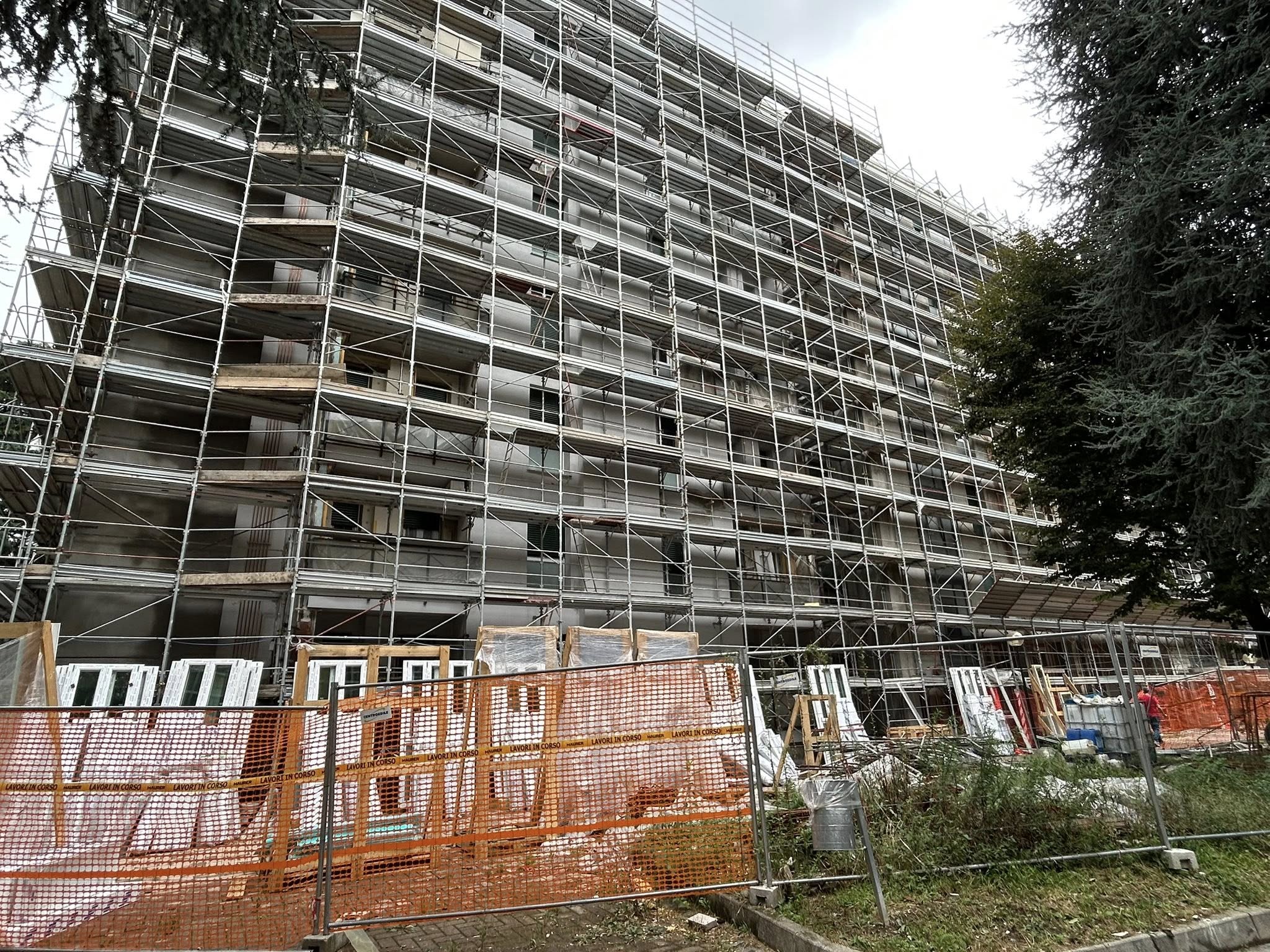 immagine di galleria 'Quartiere Primavera: riqualificazione di due condomini'