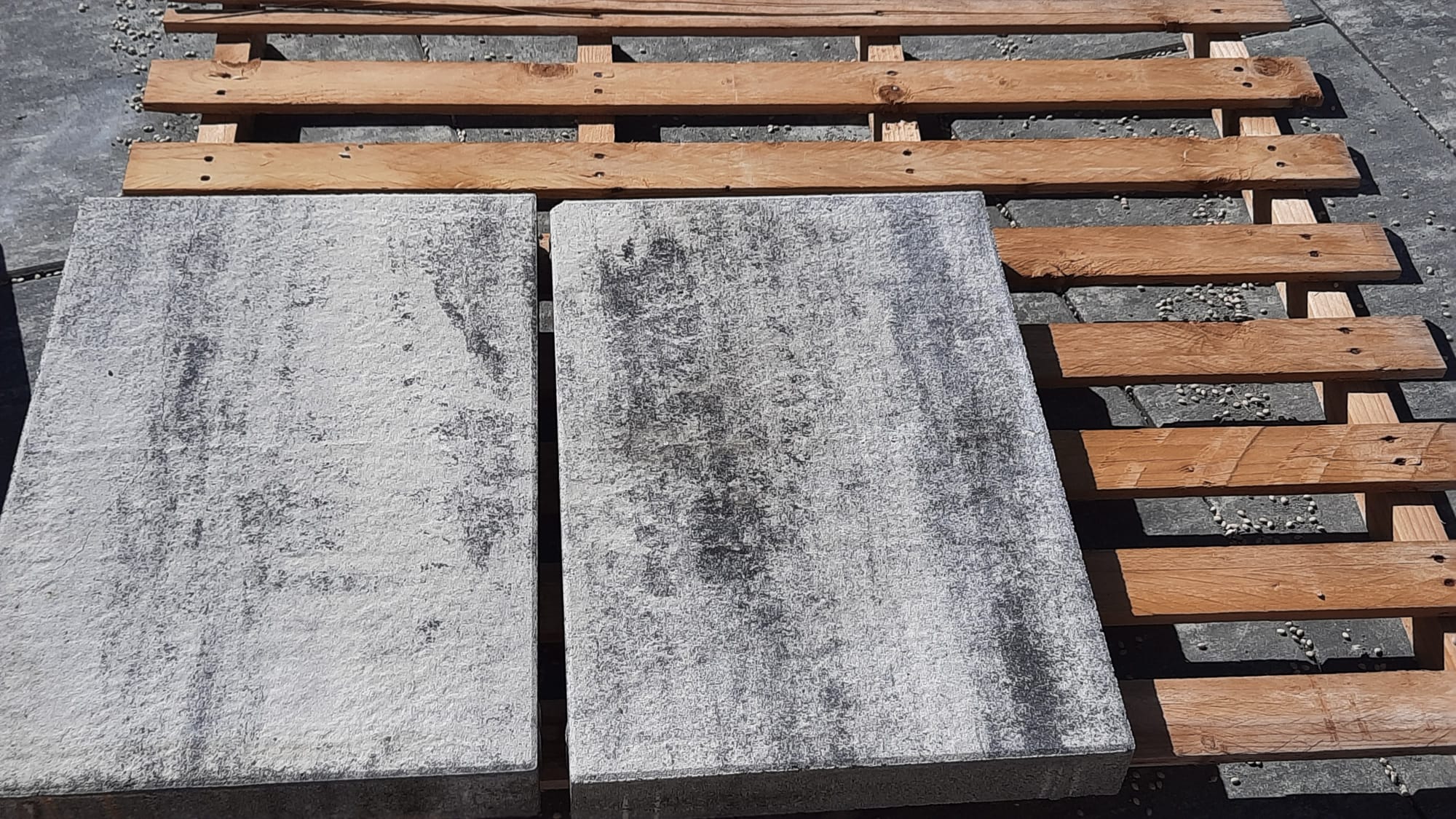 immagine di galleria 'Restyling di piazza Petazzi'