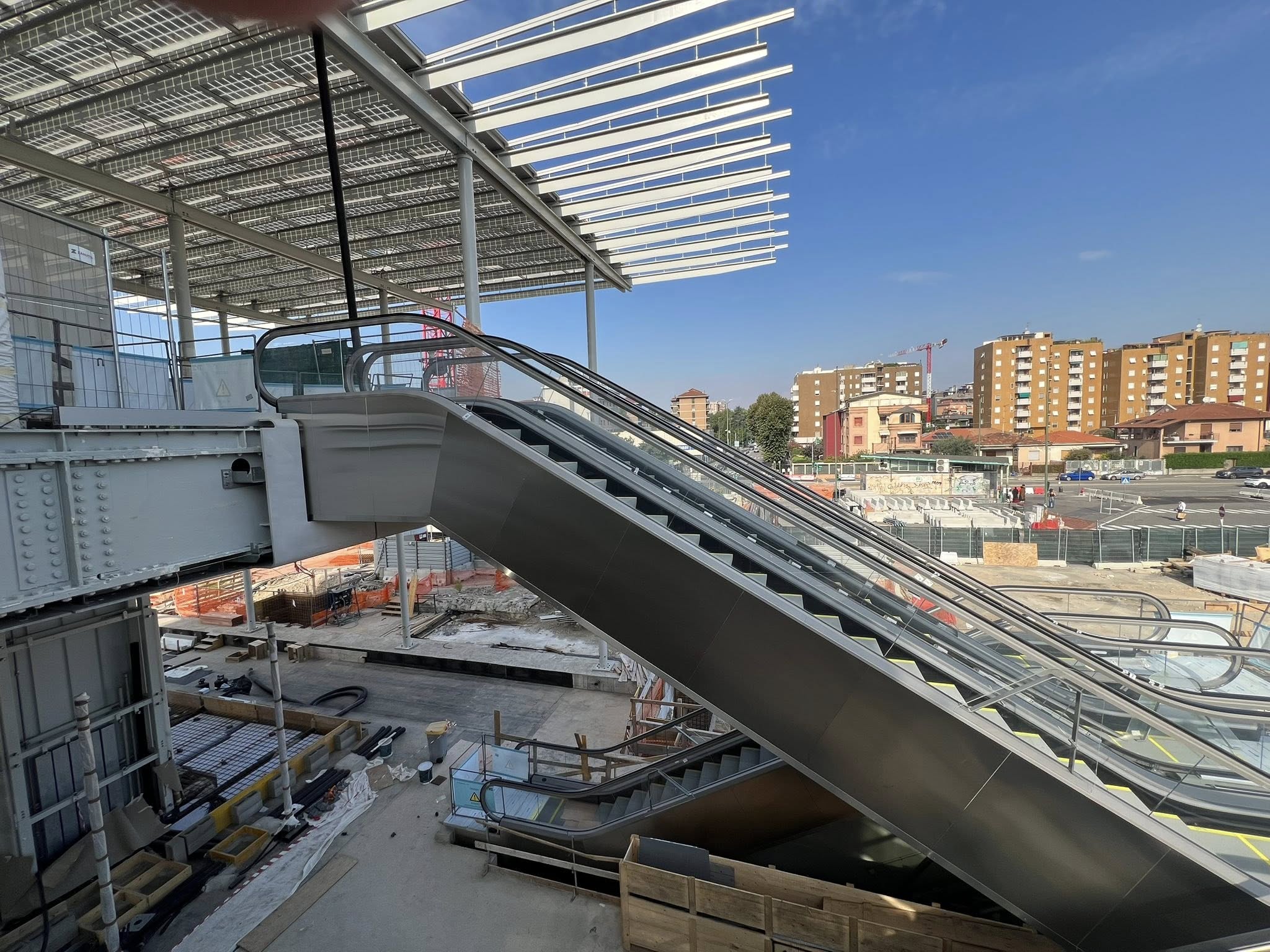 immagine di galleria 'Stazione a ponte e piazza I° Maggio'