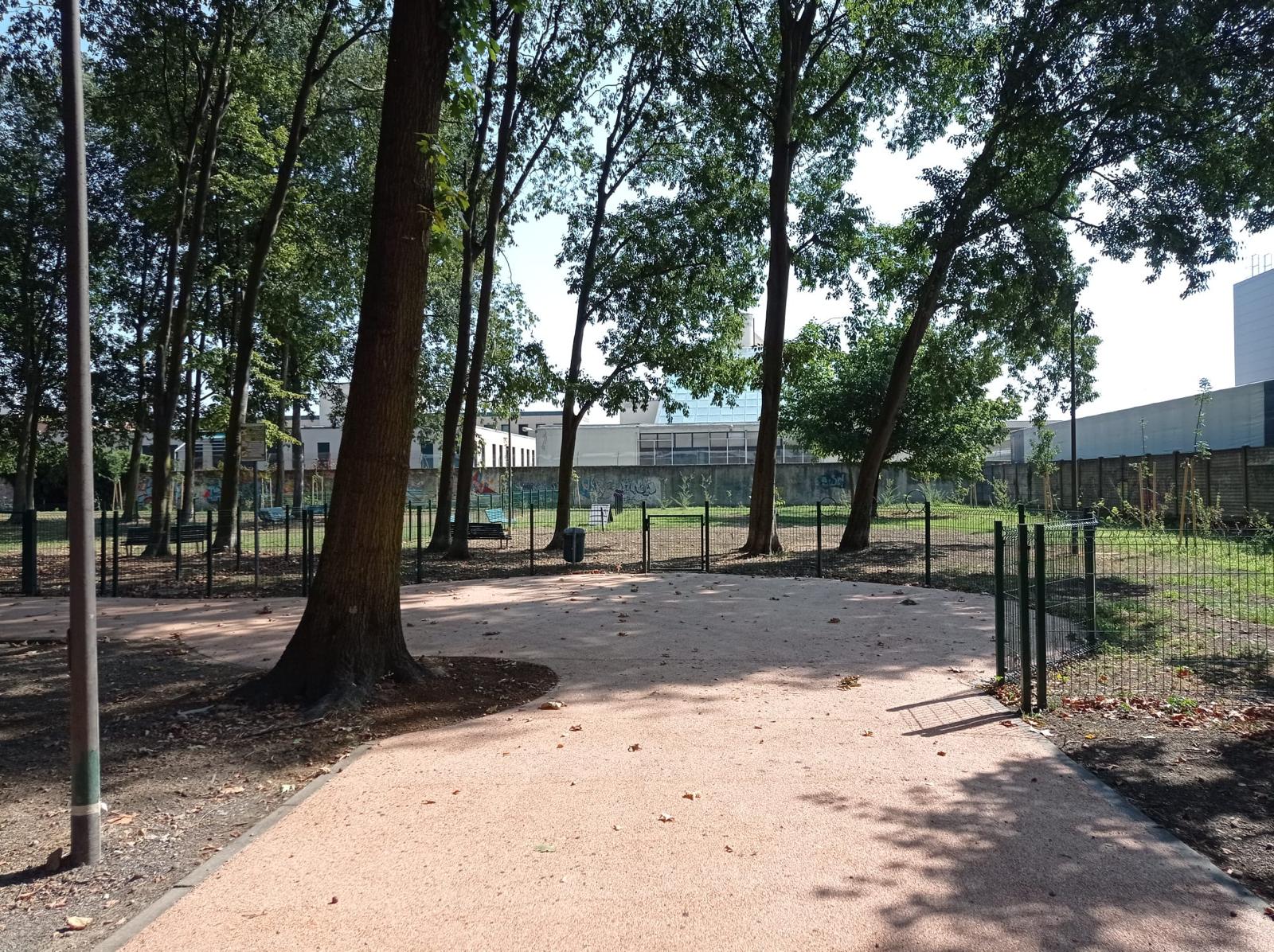 immagine di galleria 'Area Agility Dog – giardino Duse via Pisa'