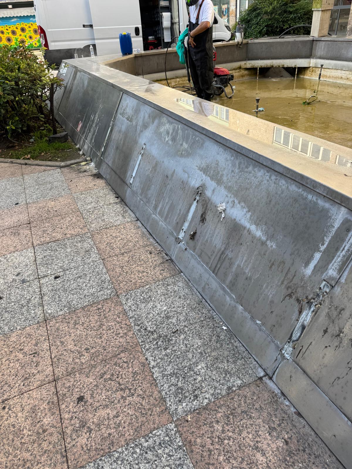 immagine di galleria '“Fontana Cubo” di piazza IV Novembre: il cantiere'