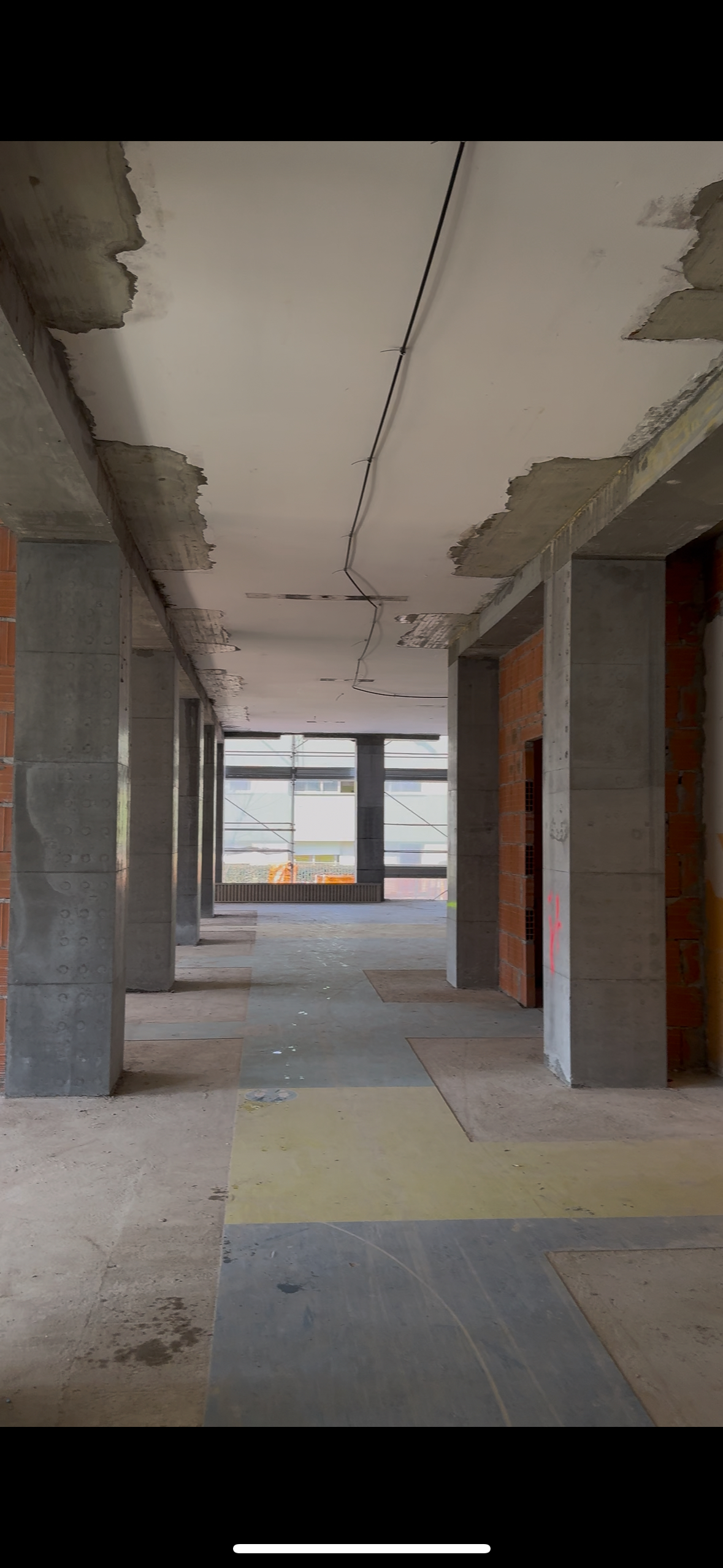 immagine di galleria 'La riqualificazione della scuola Marzabotto'