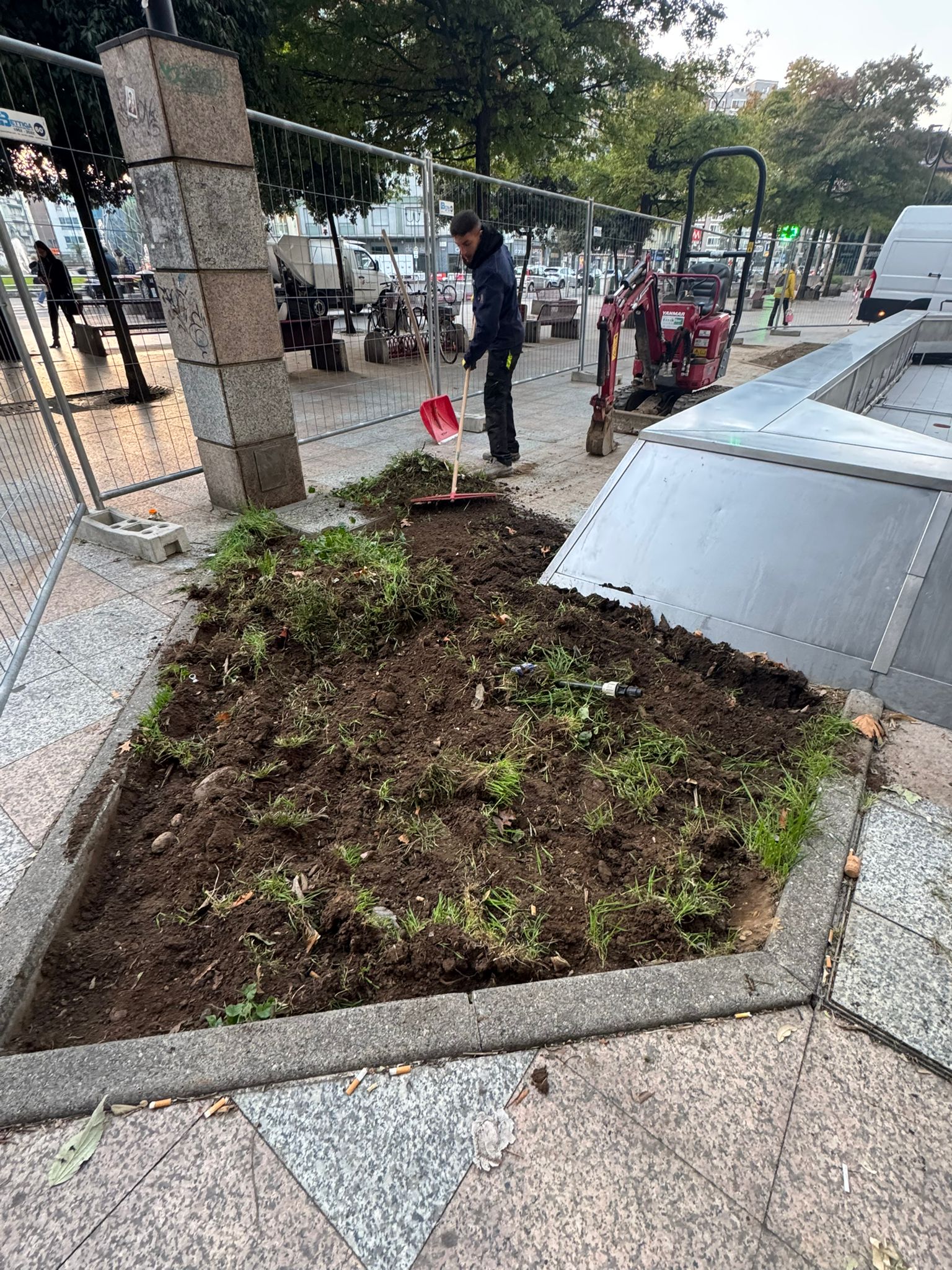 immagine di galleria '“Fontana Cubo” di piazza IV Novembre: il cantiere'