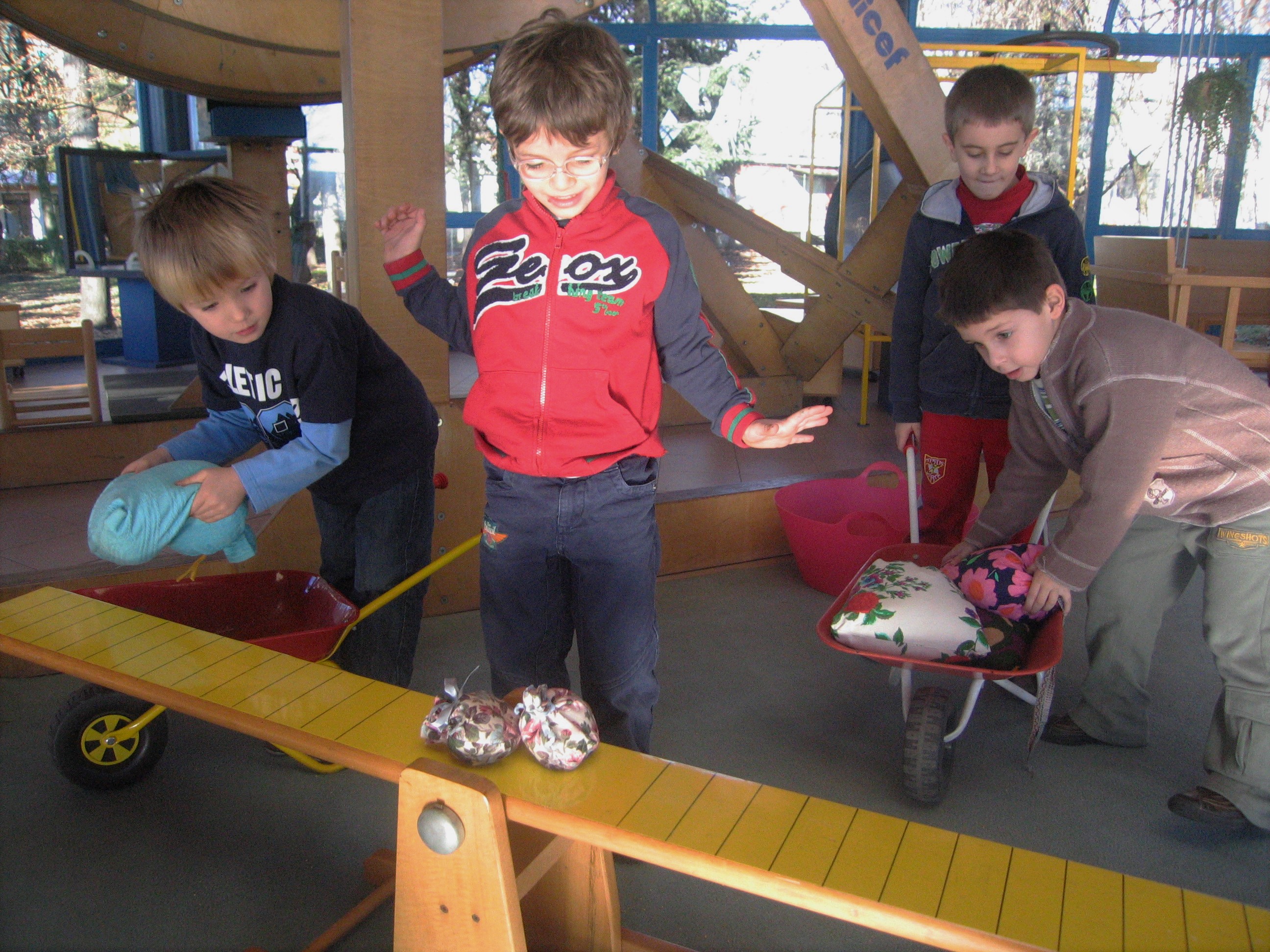 immagine di galleria 'GiocheriaLaboratori: le attività'