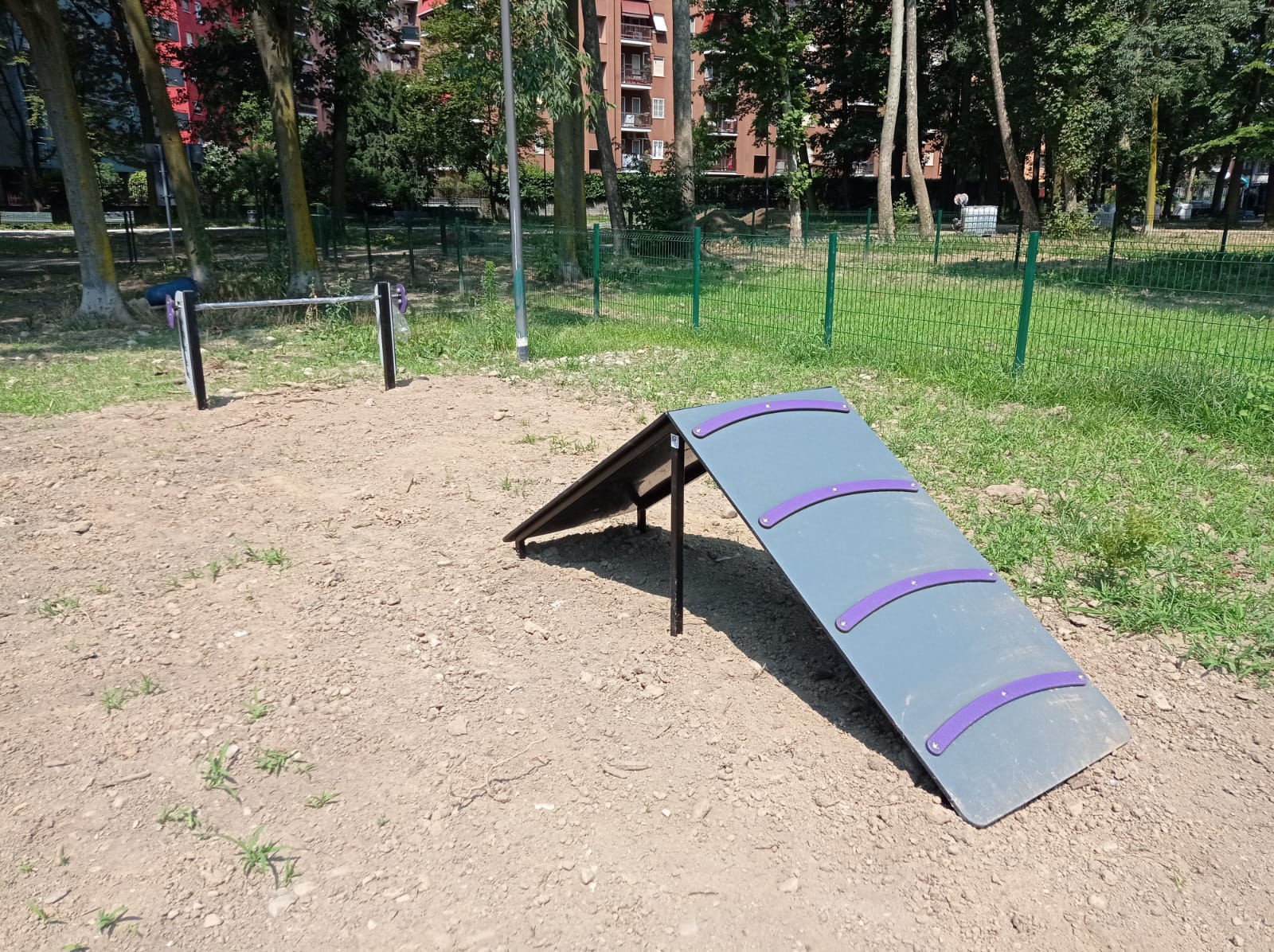 immagine di galleria 'Area Agility Dog – giardino Duse via Pisa'