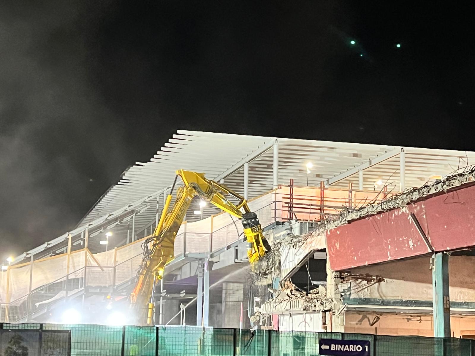 immagine di galleria 'Stazione a ponte e piazza I° Maggio'