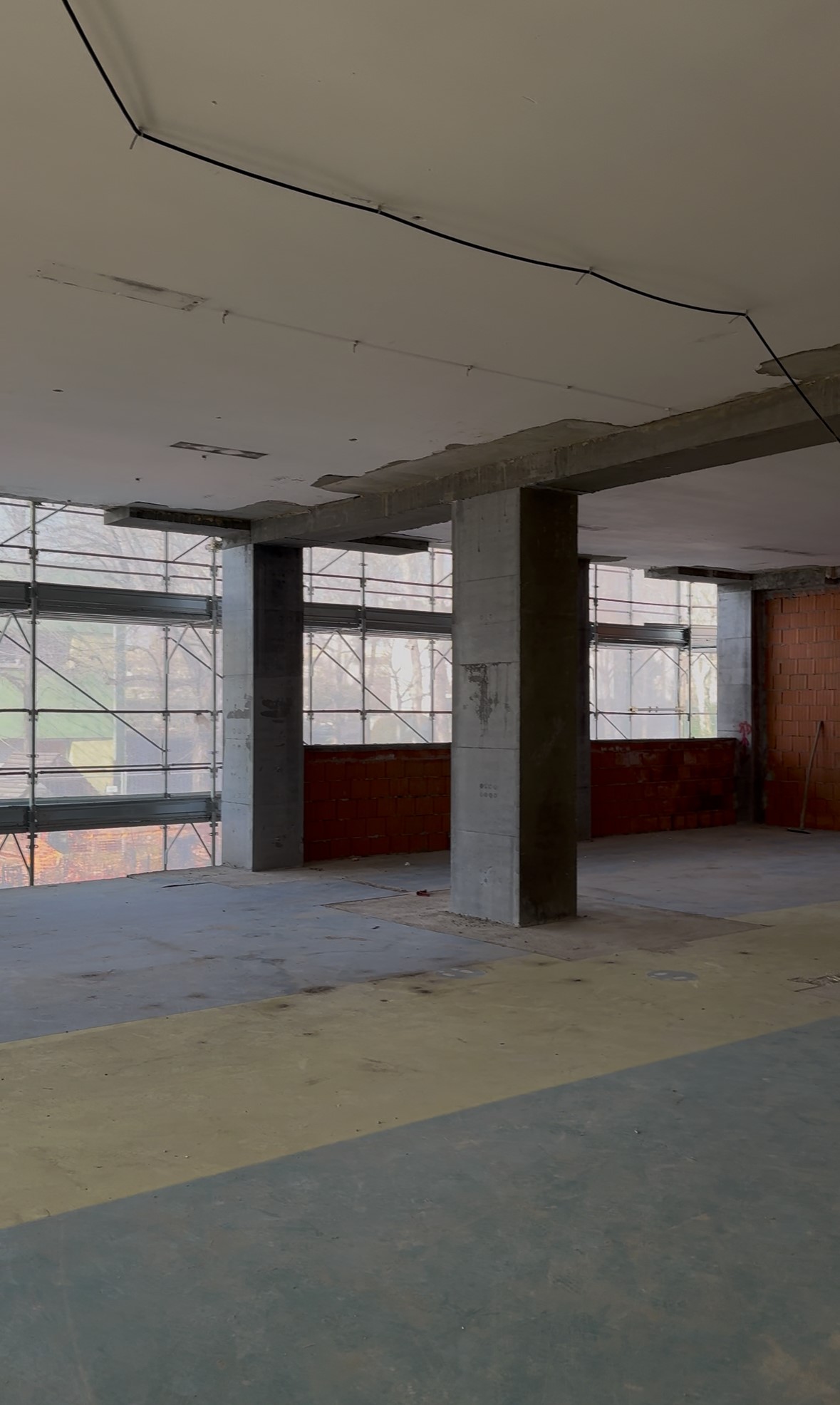 immagine di galleria 'La riqualificazione della scuola Marzabotto'