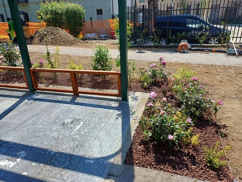 immagine di galleria 'Continua la riqualificazione del giardino di villa Mylius -seconda parte'