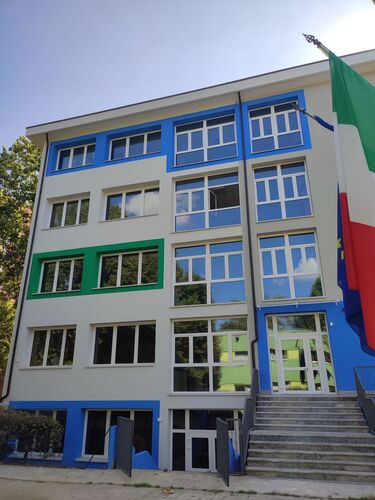 immagine di galleria 'La riqualificazione della scuola Marzabotto'