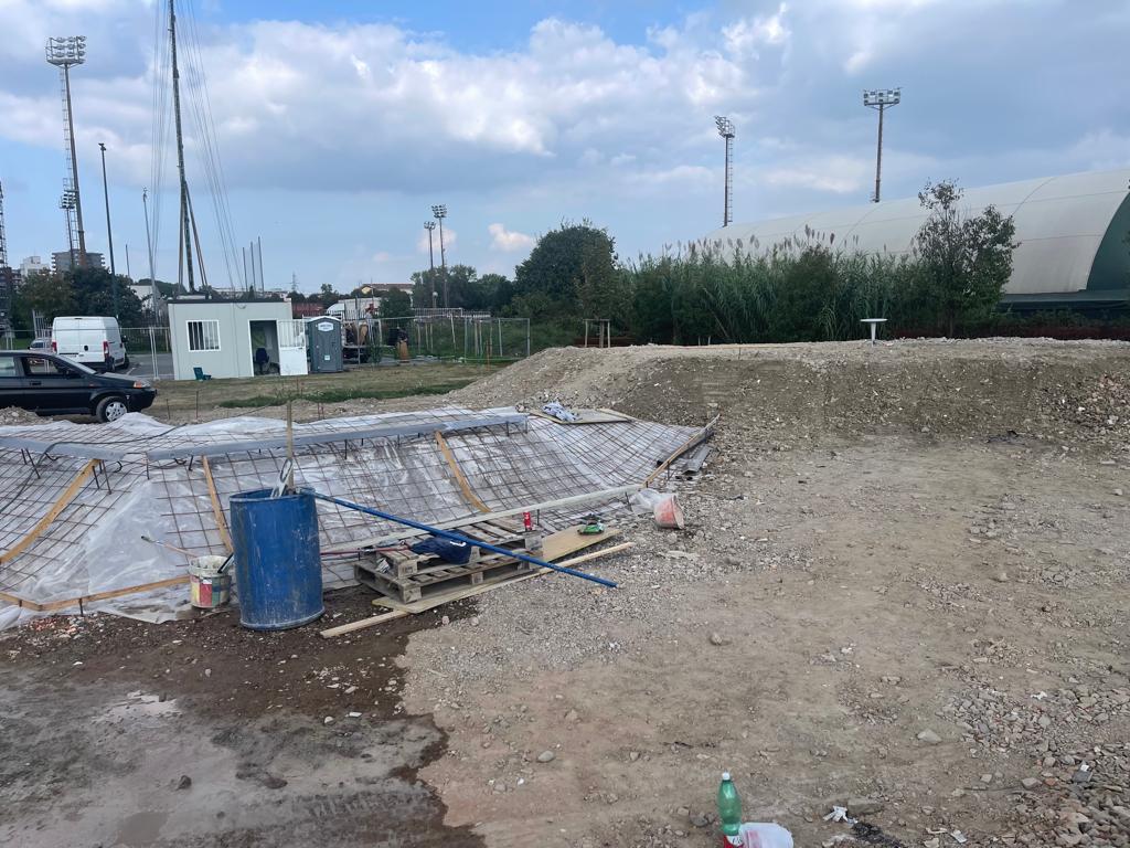 immagine di galleria 'Sixth plaza: le foto del cantiere dello skatepark nel Parco di Cascina Gatti'