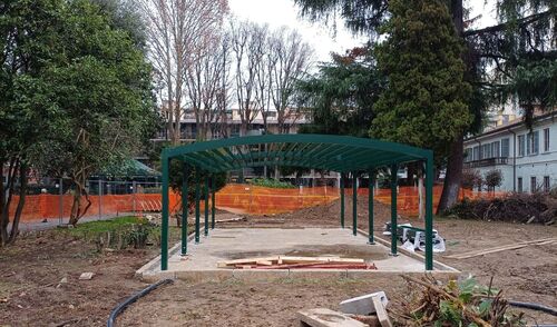 immagine di galleria 'Continua la riqualificazione del giardino di villa Mylius -seconda parte'