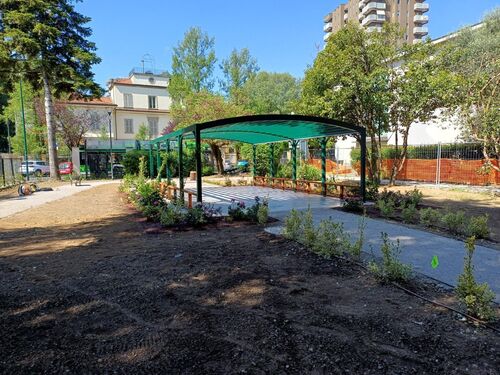 immagine di galleria 'Continua la riqualificazione del giardino di villa Mylius -seconda parte'