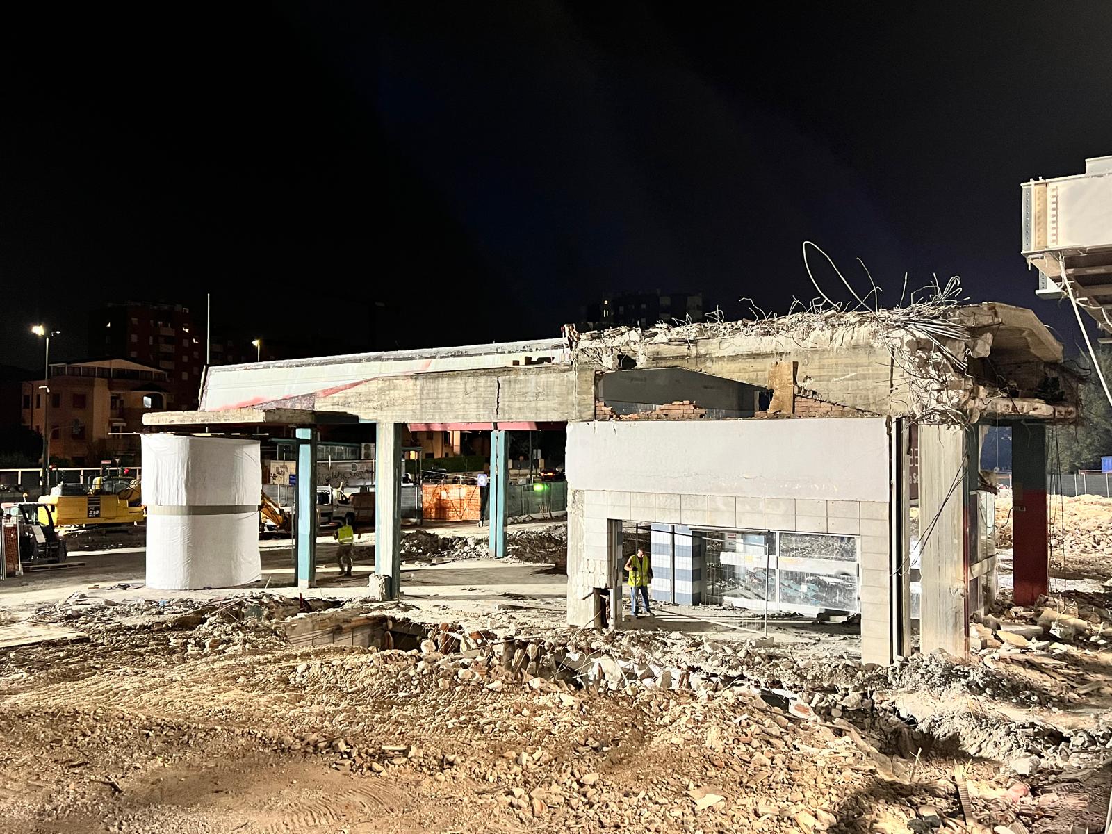 immagine di galleria 'Stazione a ponte e piazza I° Maggio'