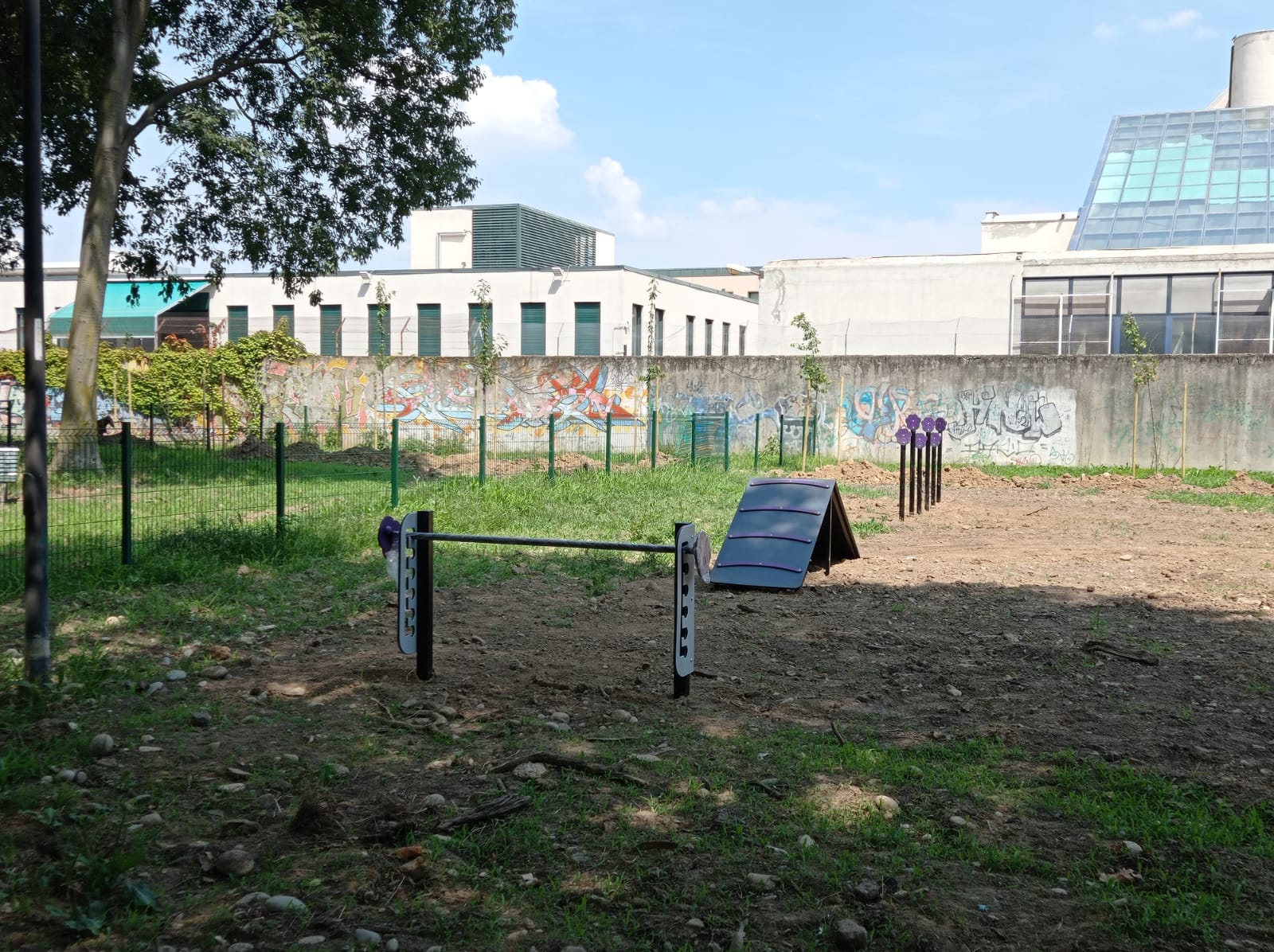 immagine di galleria 'Area Agility Dog – giardino Duse via Pisa'