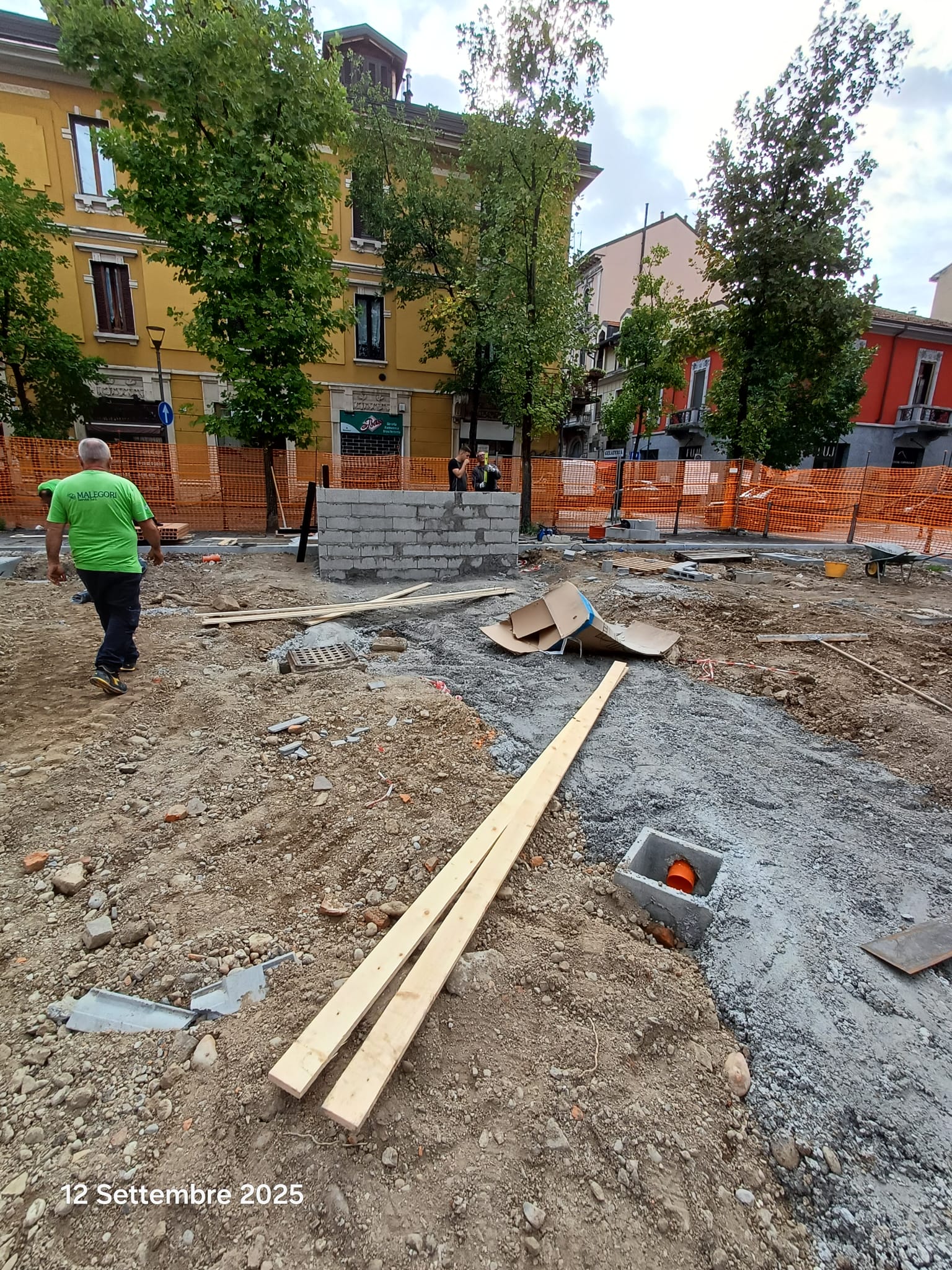 immagine di galleria 'Riqualificazione di piazza Trento e Trieste'