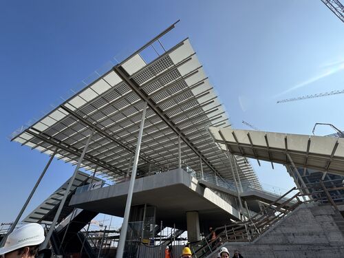 immagine di galleria 'Stazione a ponte e piazza I° Maggio'