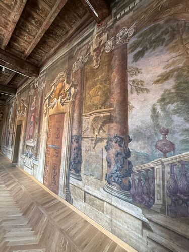 immagine di galleria 'Il restyling di Villa Visconti d'Aragona e della sua Biblioteca'