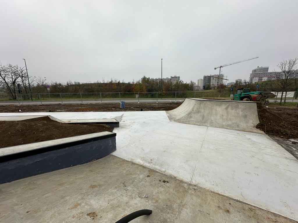immagine di galleria 'Sixth plaza: le foto del cantiere dello skatepark nel Parco di Cascina Gatti'