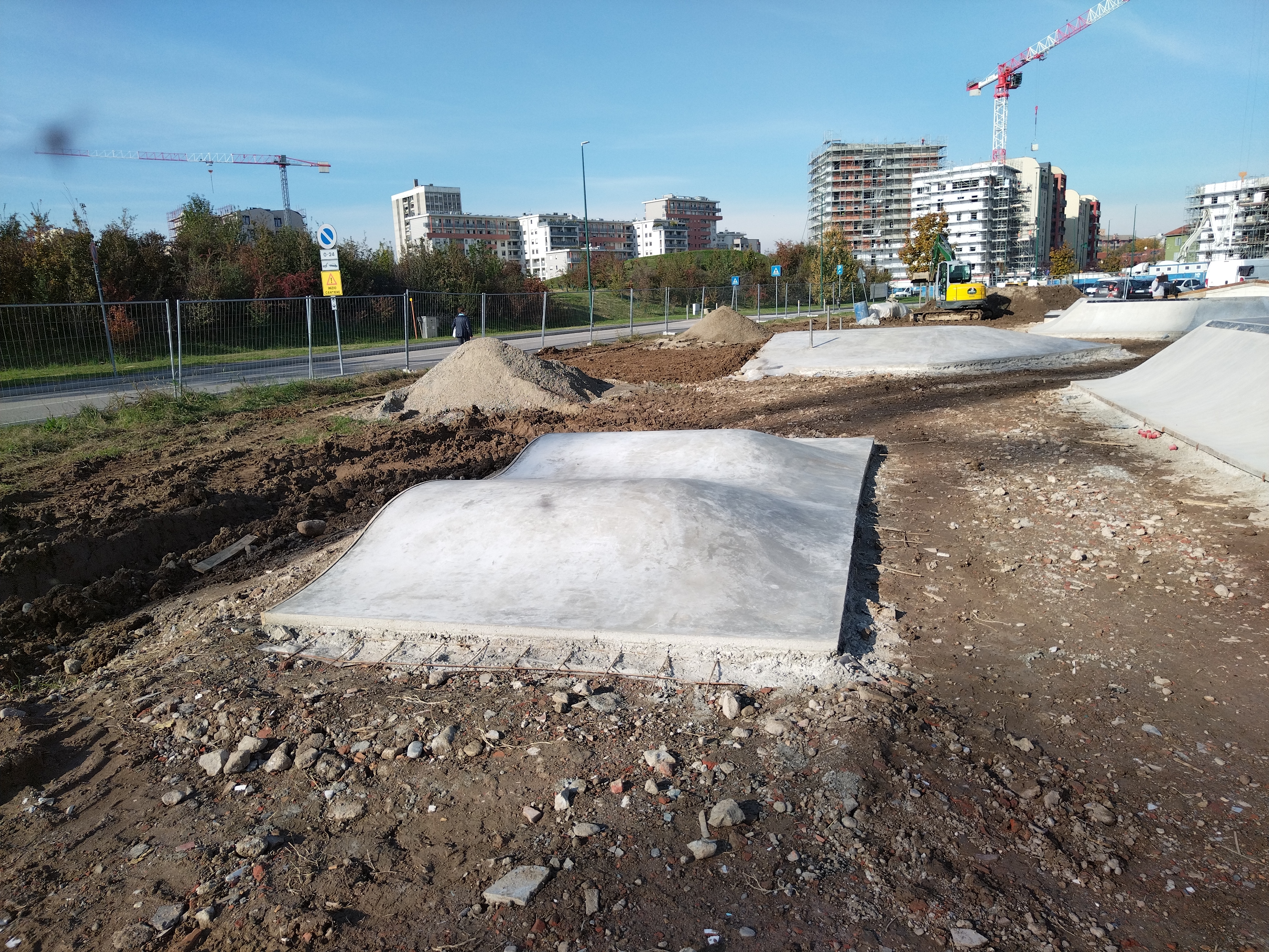 immagine di galleria 'Sixth plaza: le foto del cantiere dello skatepark nel Parco di Cascina Gatti'