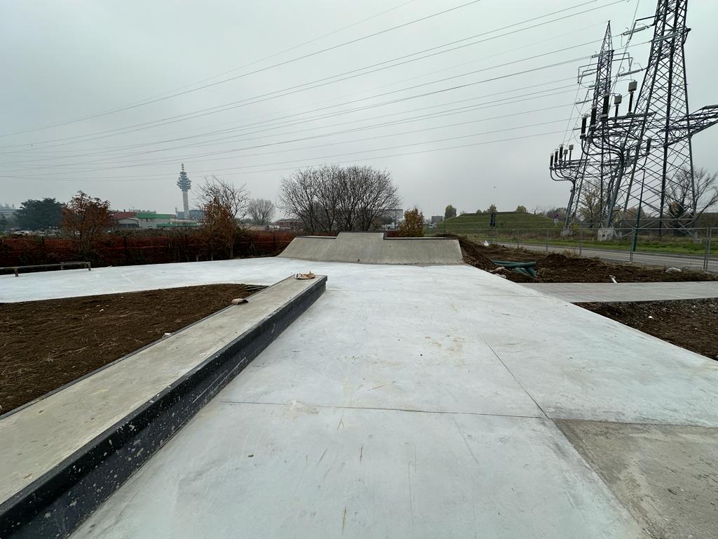 immagine di galleria 'Sixth plaza: le foto del cantiere dello skatepark nel Parco di Cascina Gatti'