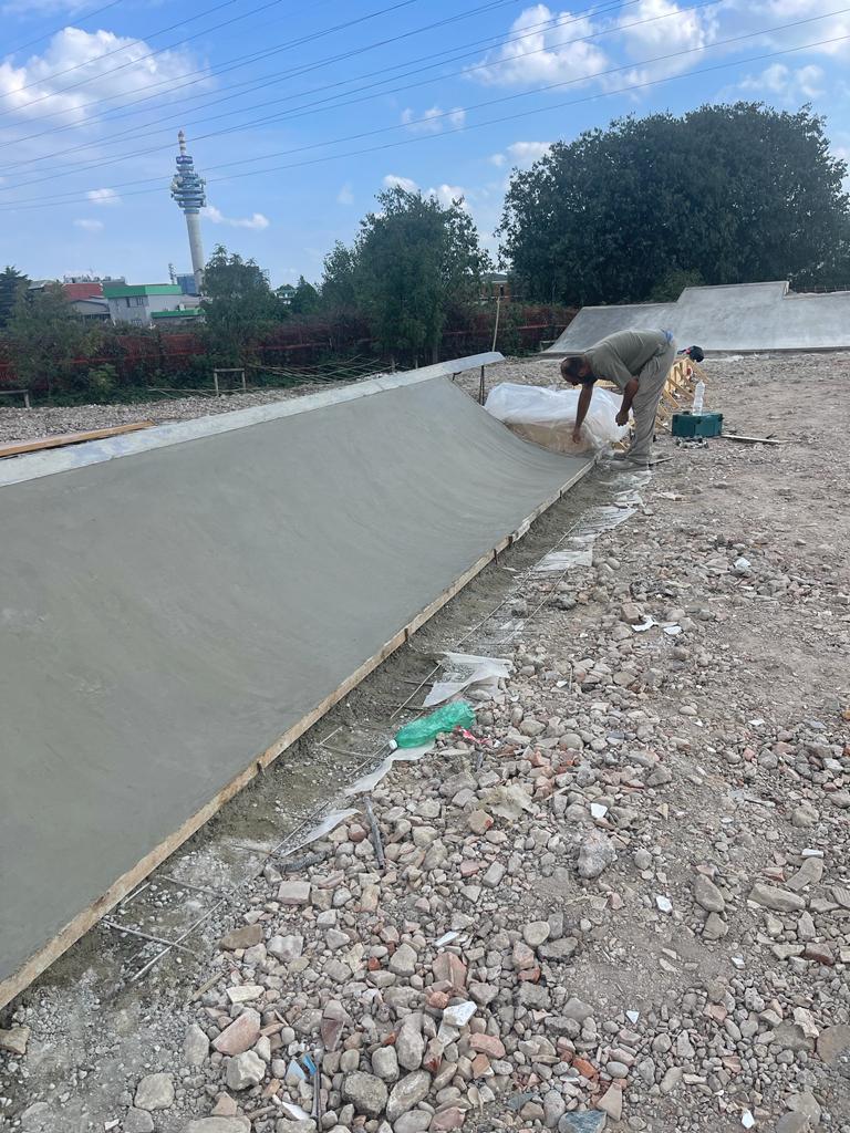 immagine di galleria 'Sixth plaza: le foto del cantiere dello skatepark nel Parco di Cascina Gatti'