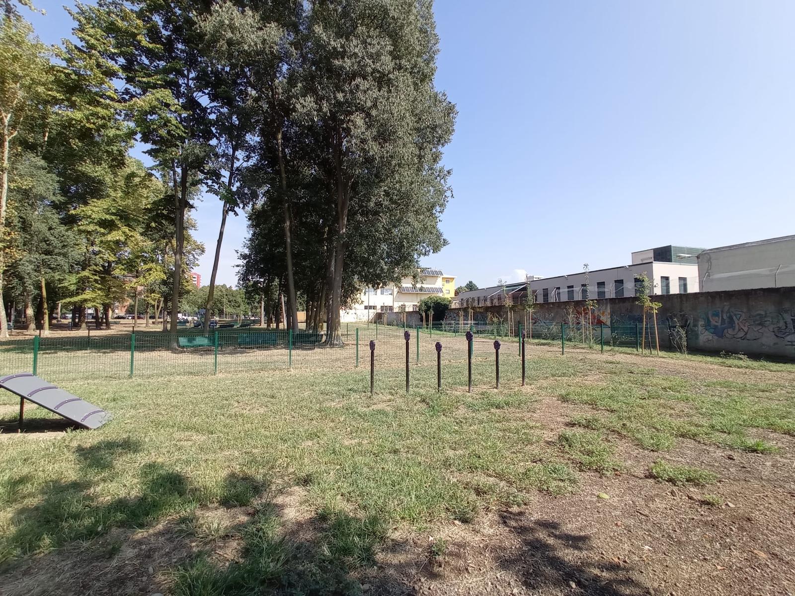 immagine di galleria 'Area Agility Dog – giardino Duse via Pisa'