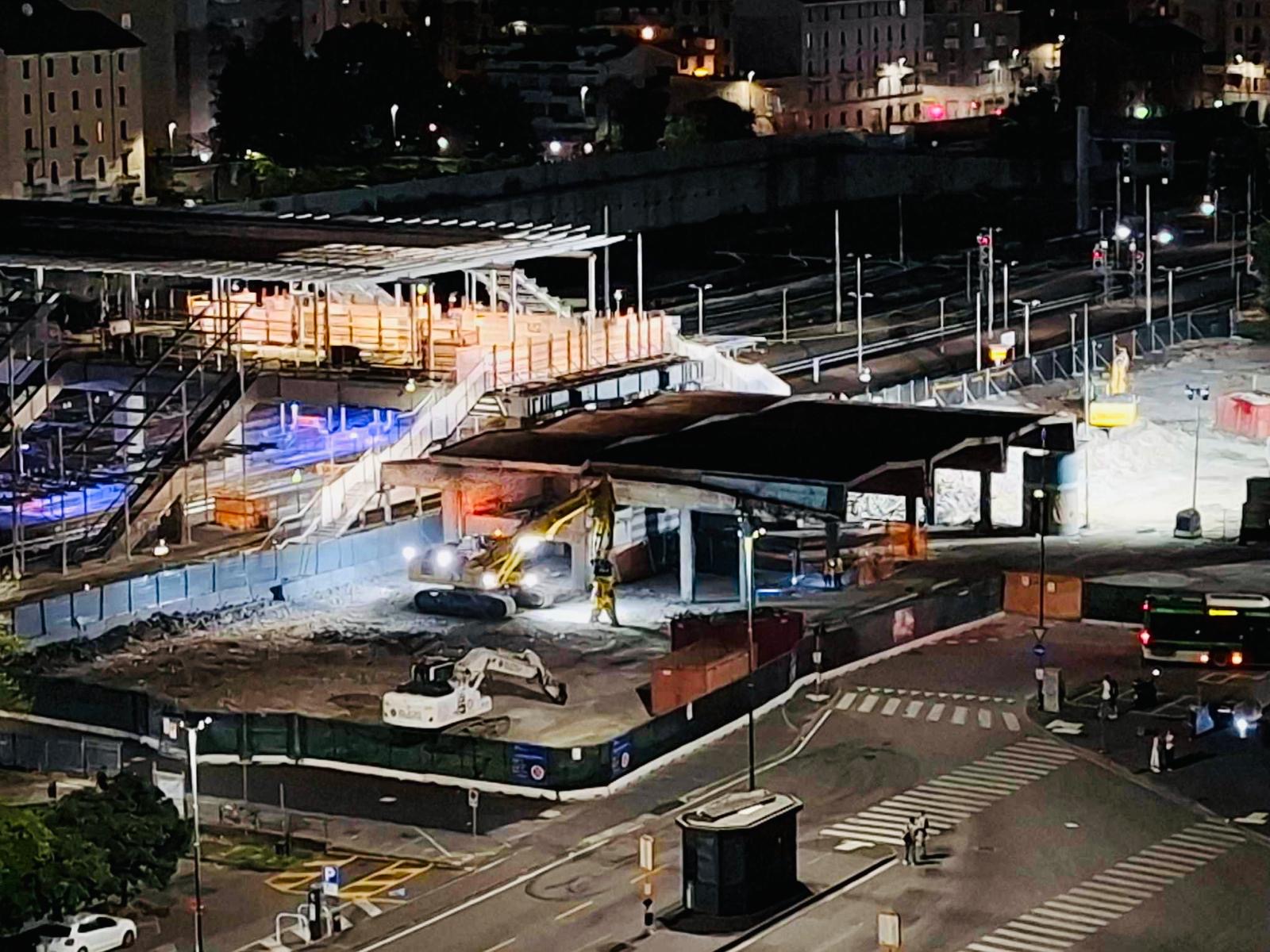 immagine di galleria 'Stazione a ponte e piazza I° Maggio'