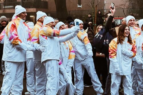 immagine di galleria 'La Fiamma Olimpica accende Sesto!'
