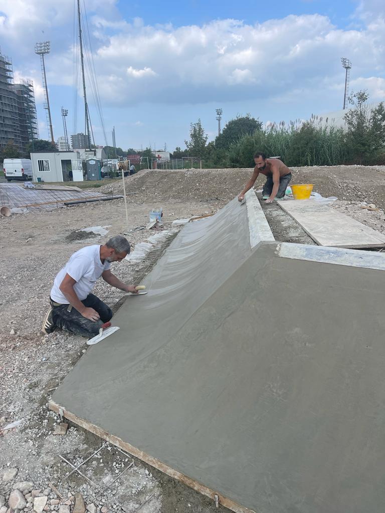 immagine di galleria 'Sixth plaza: le foto del cantiere dello skatepark nel Parco di Cascina Gatti'