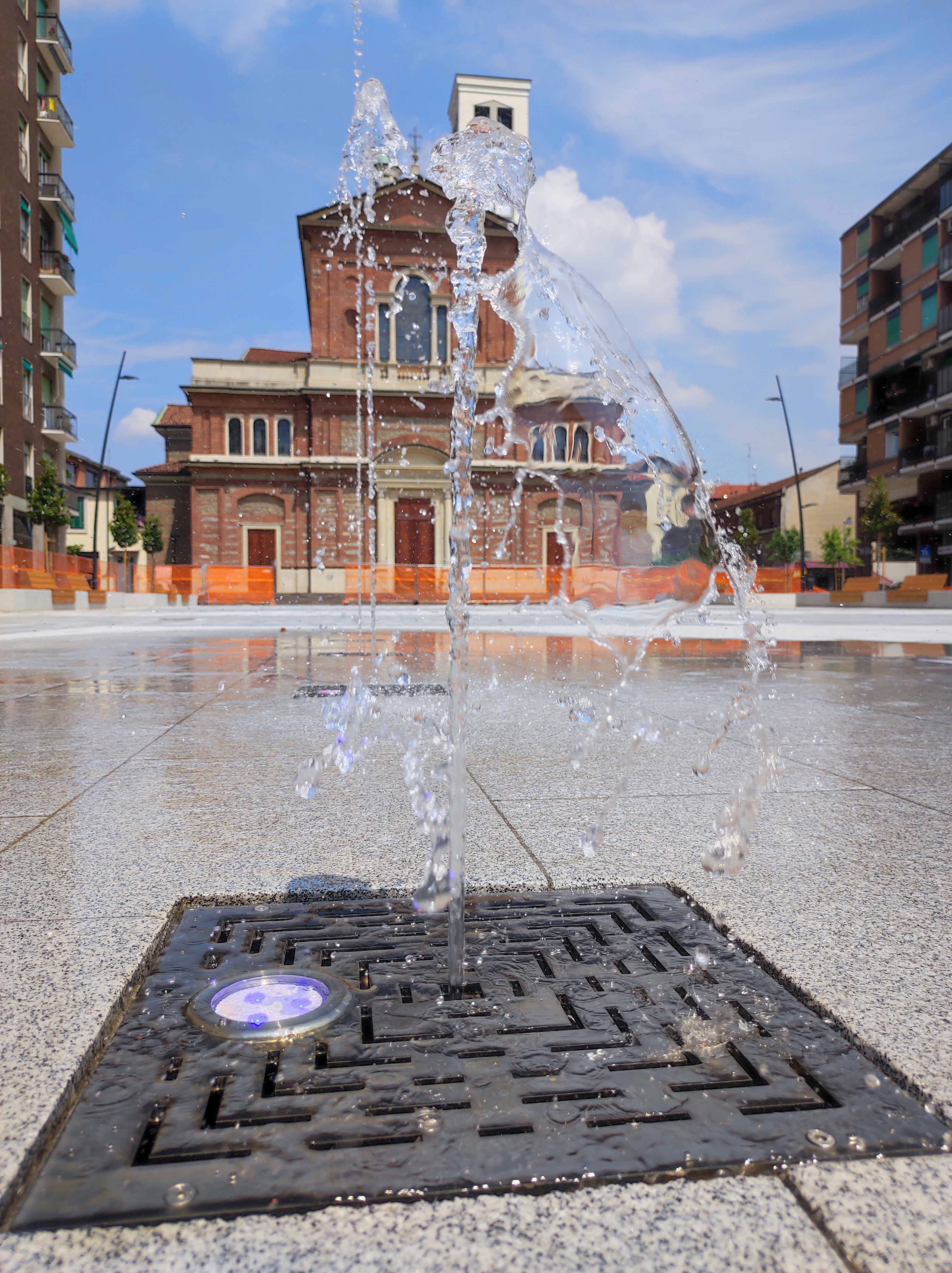 immagine di galleria 'Restyling di piazza Petazzi'