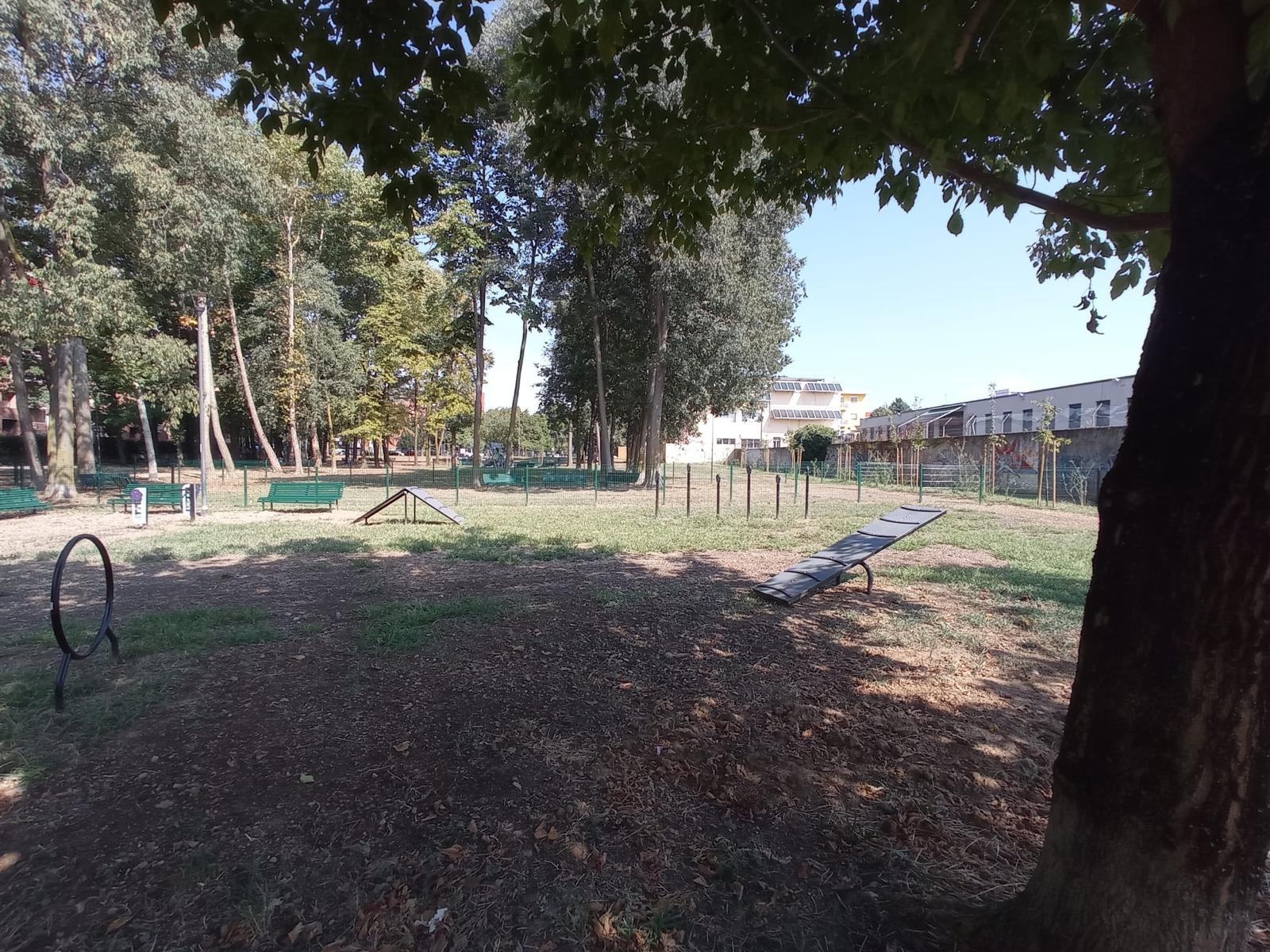 immagine di galleria 'Area Agility Dog – giardino Duse via Pisa'