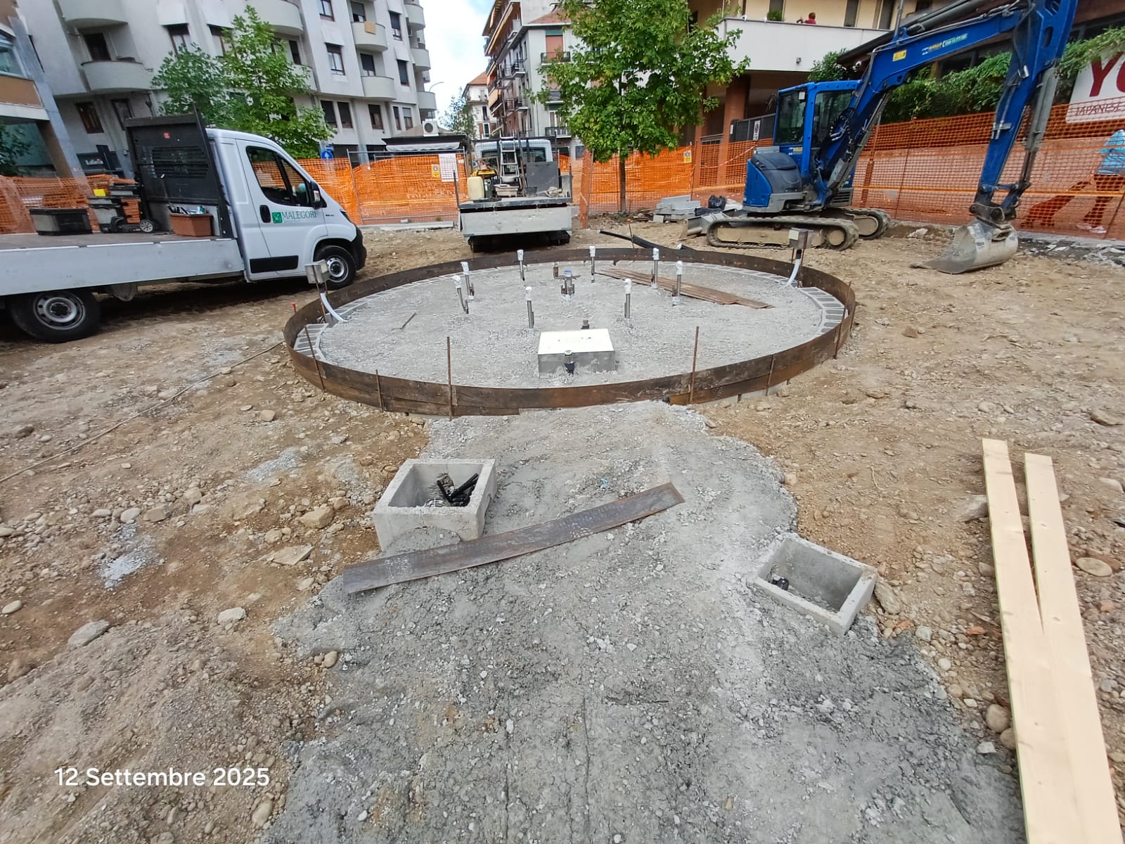 immagine di galleria 'Riqualificazione di piazza Trento e Trieste'