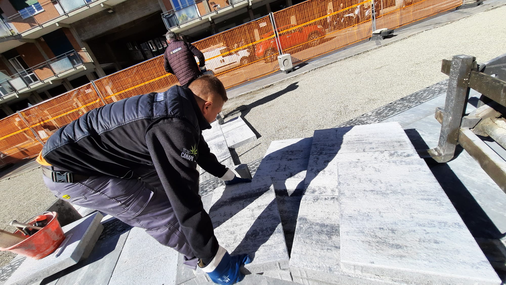 immagine di galleria 'Restyling di piazza Petazzi'